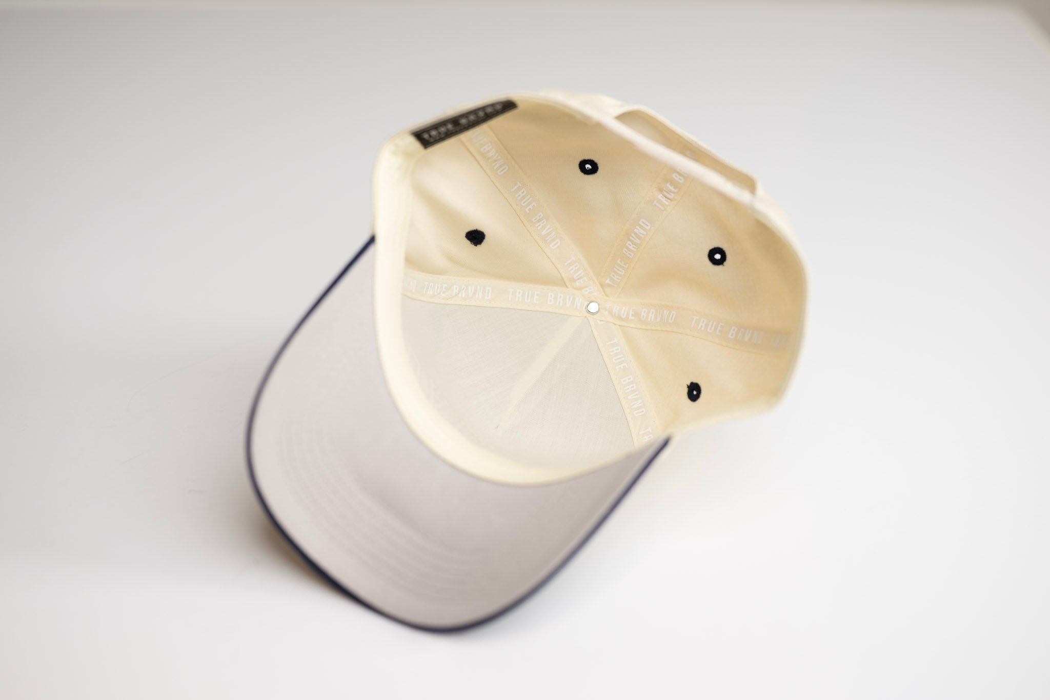 OFFWHITE - NAVY outline