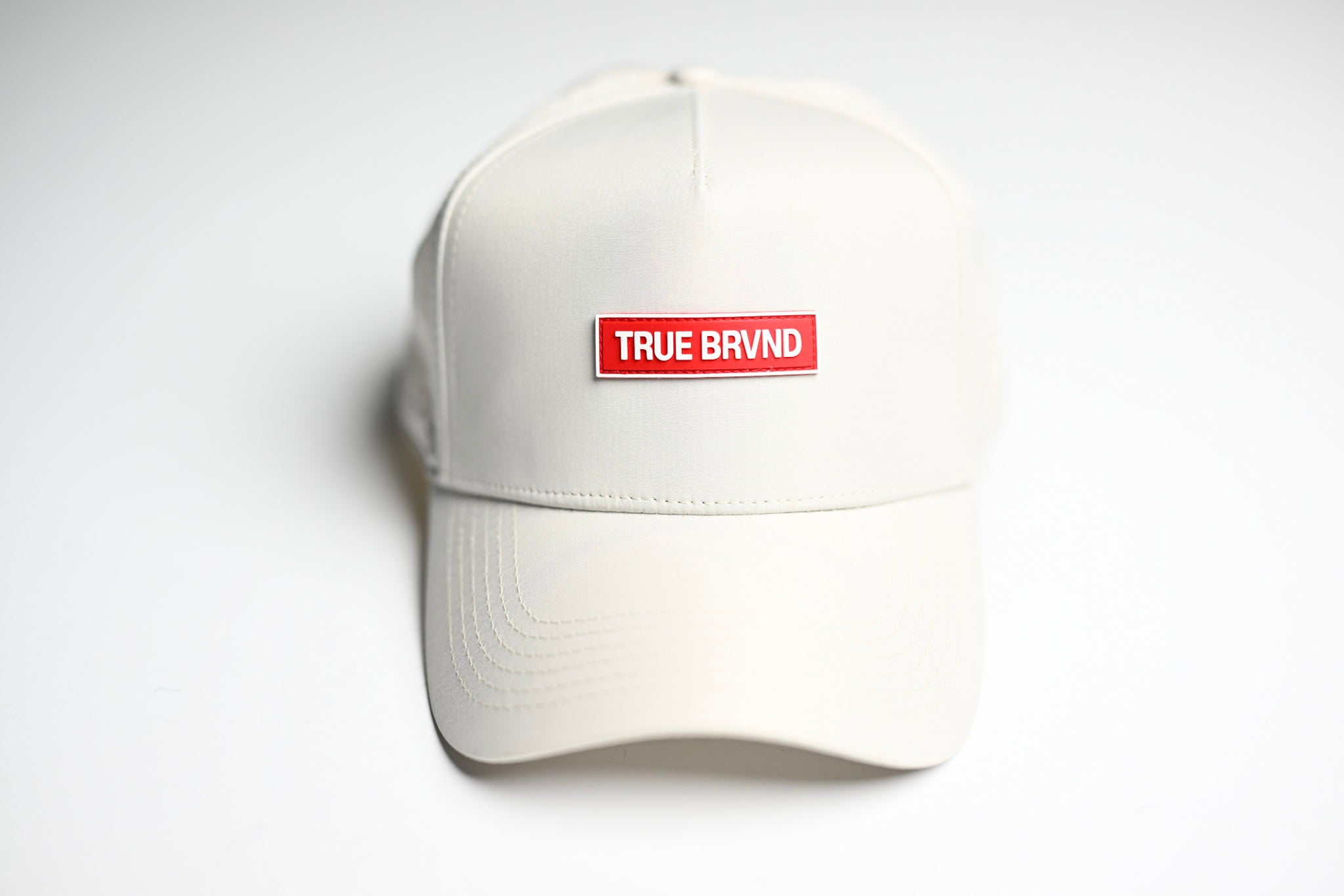 COURSE COLLECTION - OFFWHITE w/ red