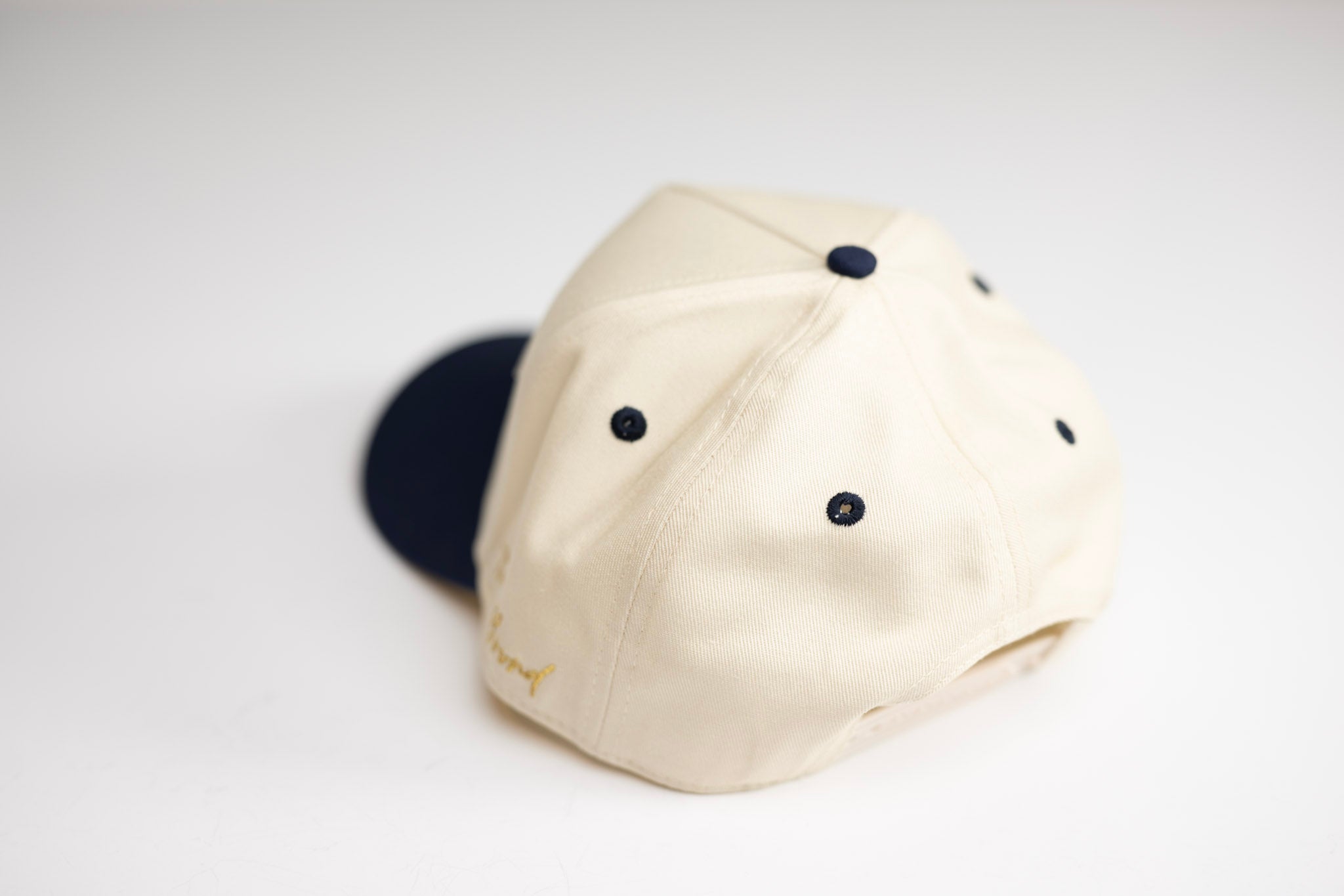 OFFWHITE - NAVY outline