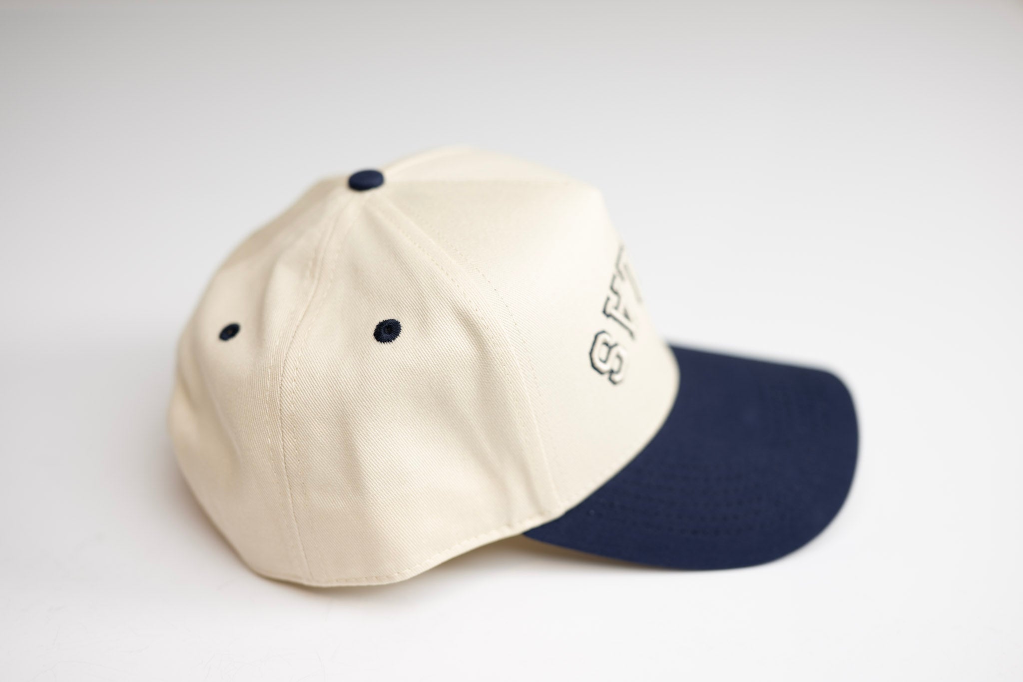 OFFWHITE - NAVY outline