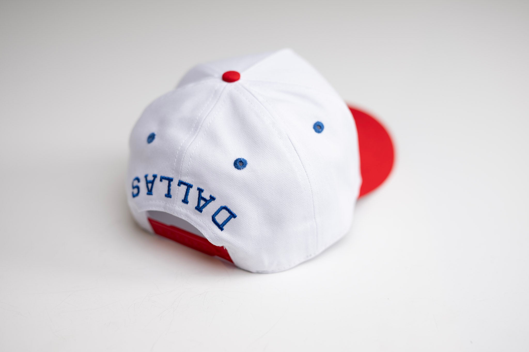 Inline D snapback - RED / WHITE rwb