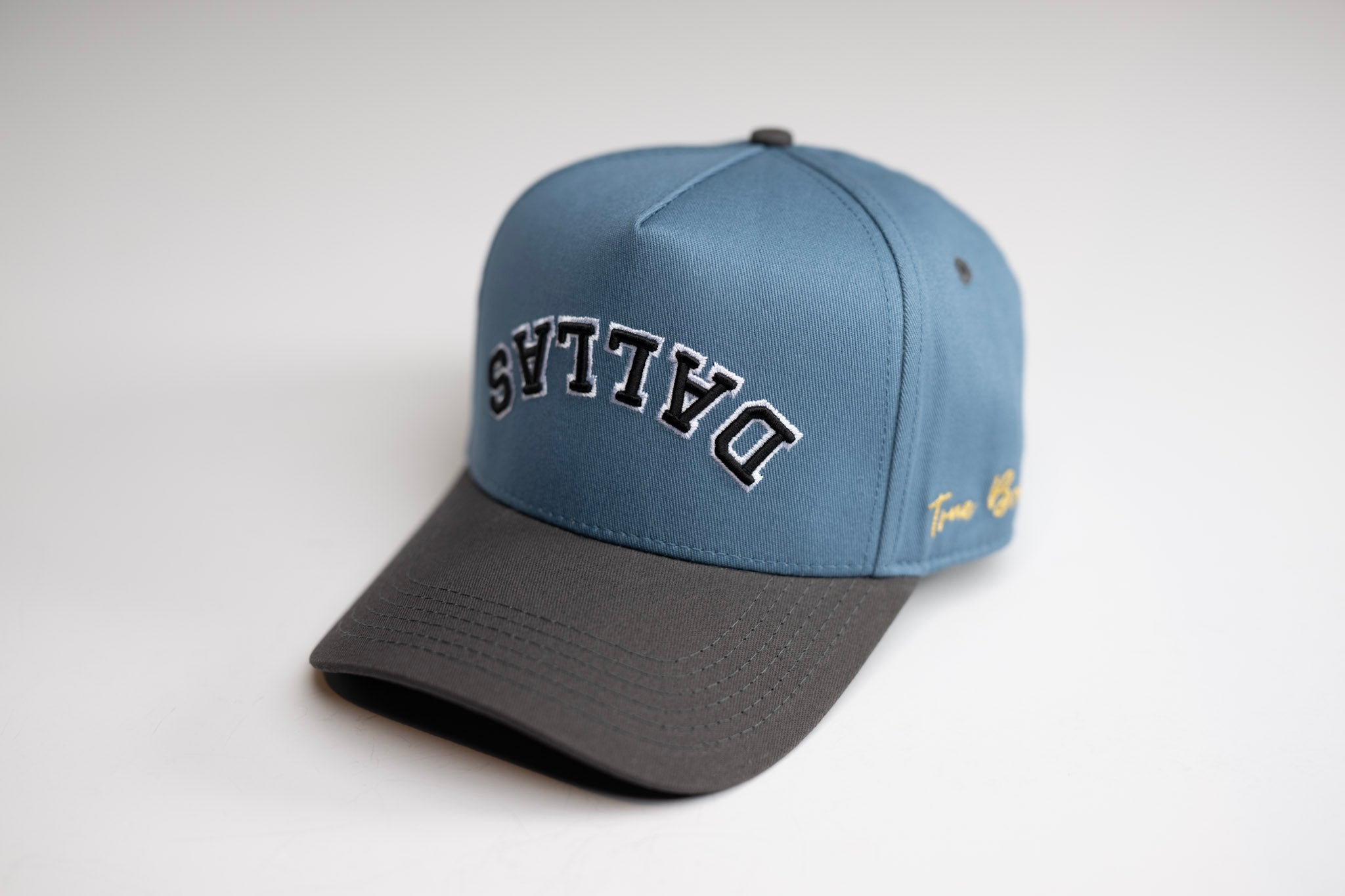 Precurved Dallas snapback - CHARCOAL / STEEL BLUE