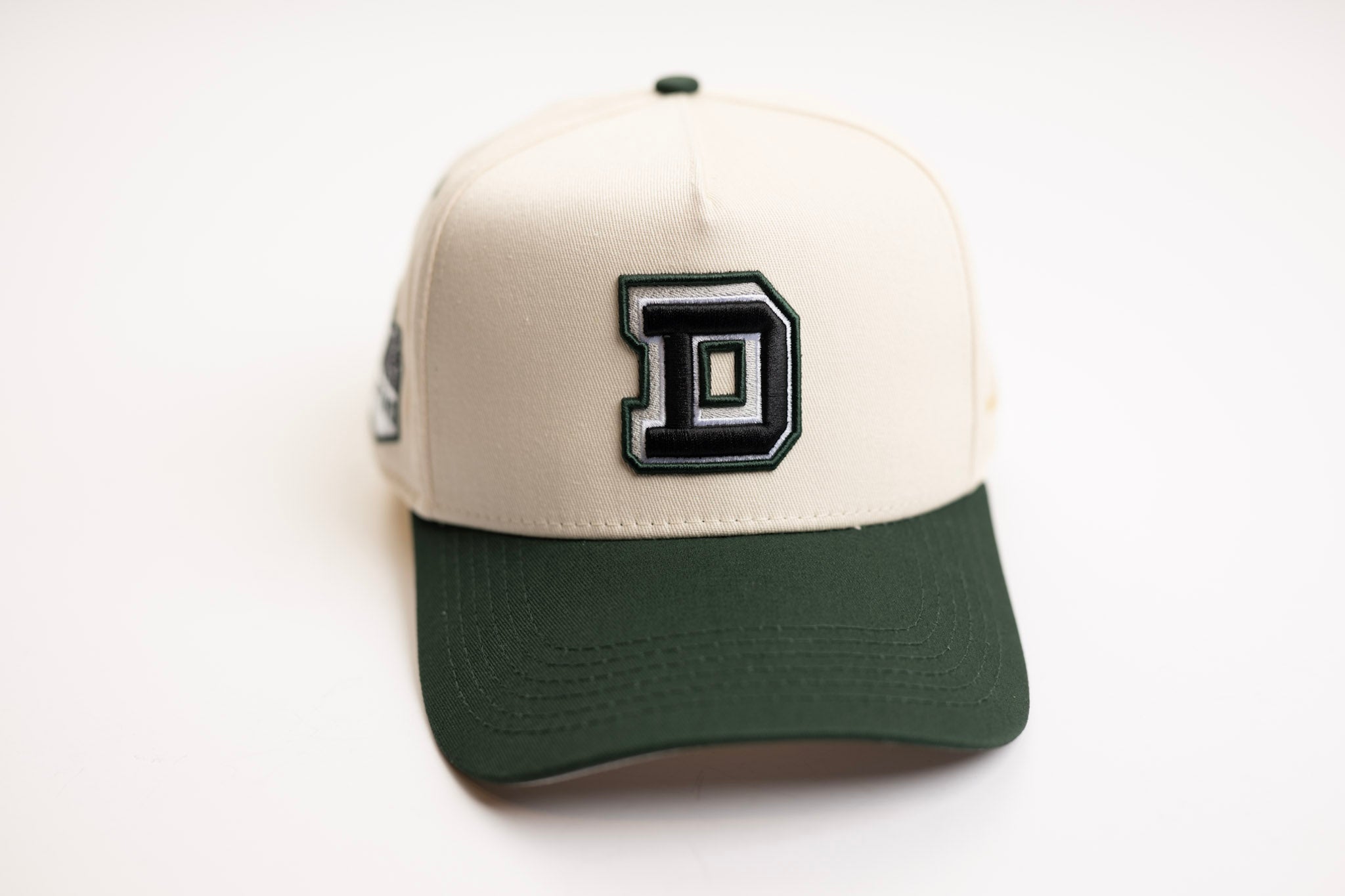TRUE D HAT - FOREST GREEN / OFFWHITE
