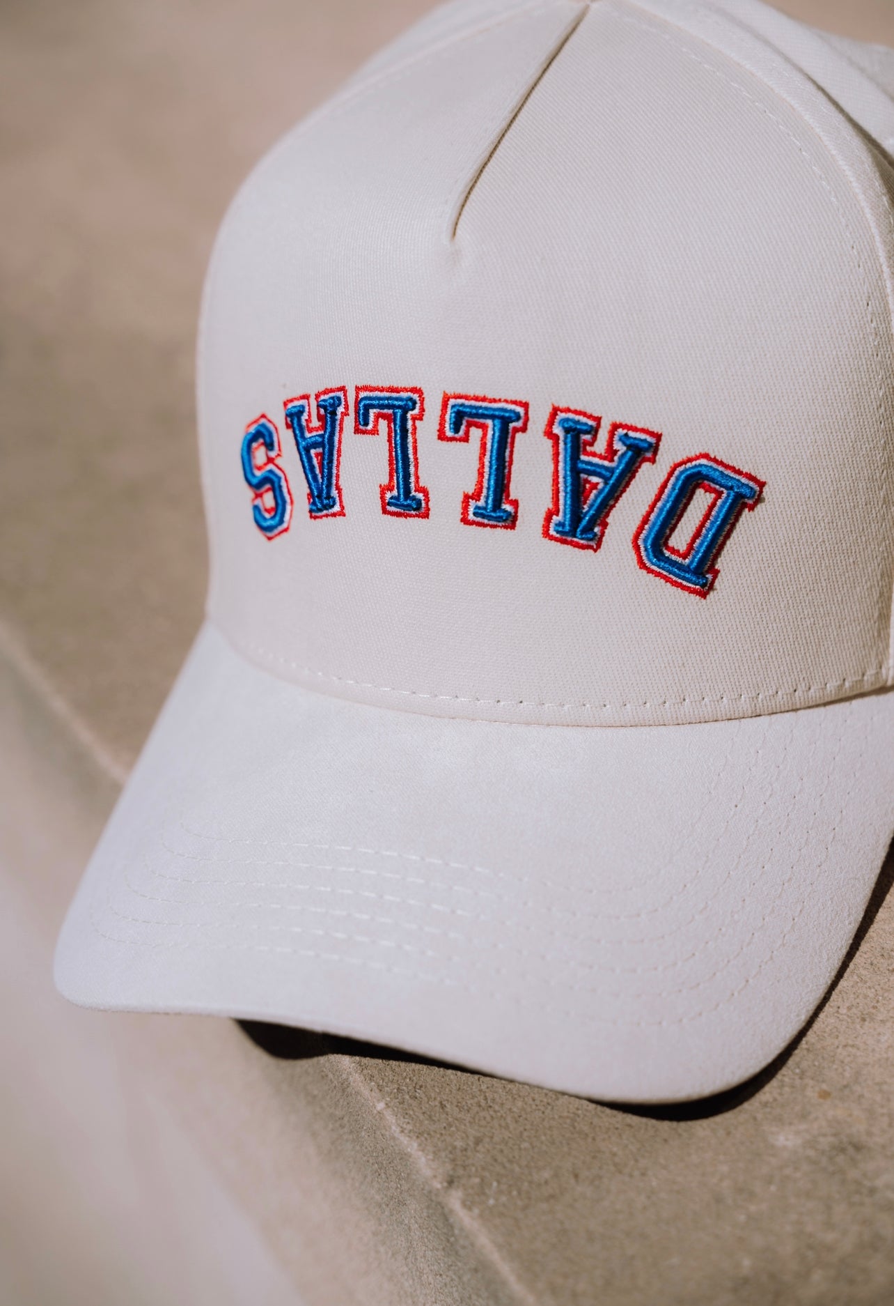 SUEDE HYBRID - OFFWHITE w/ RWB