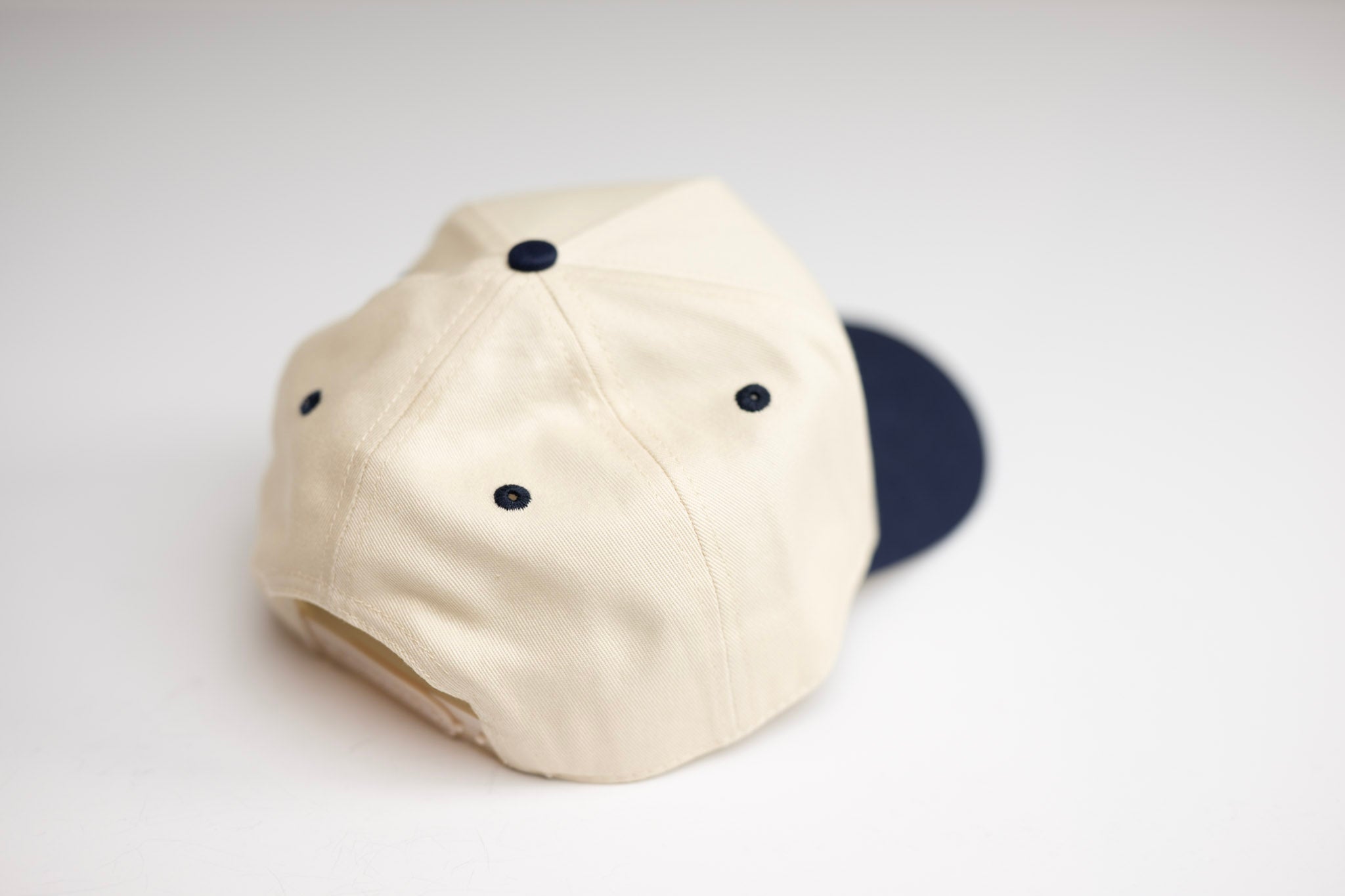 OFFWHITE - NAVY outline