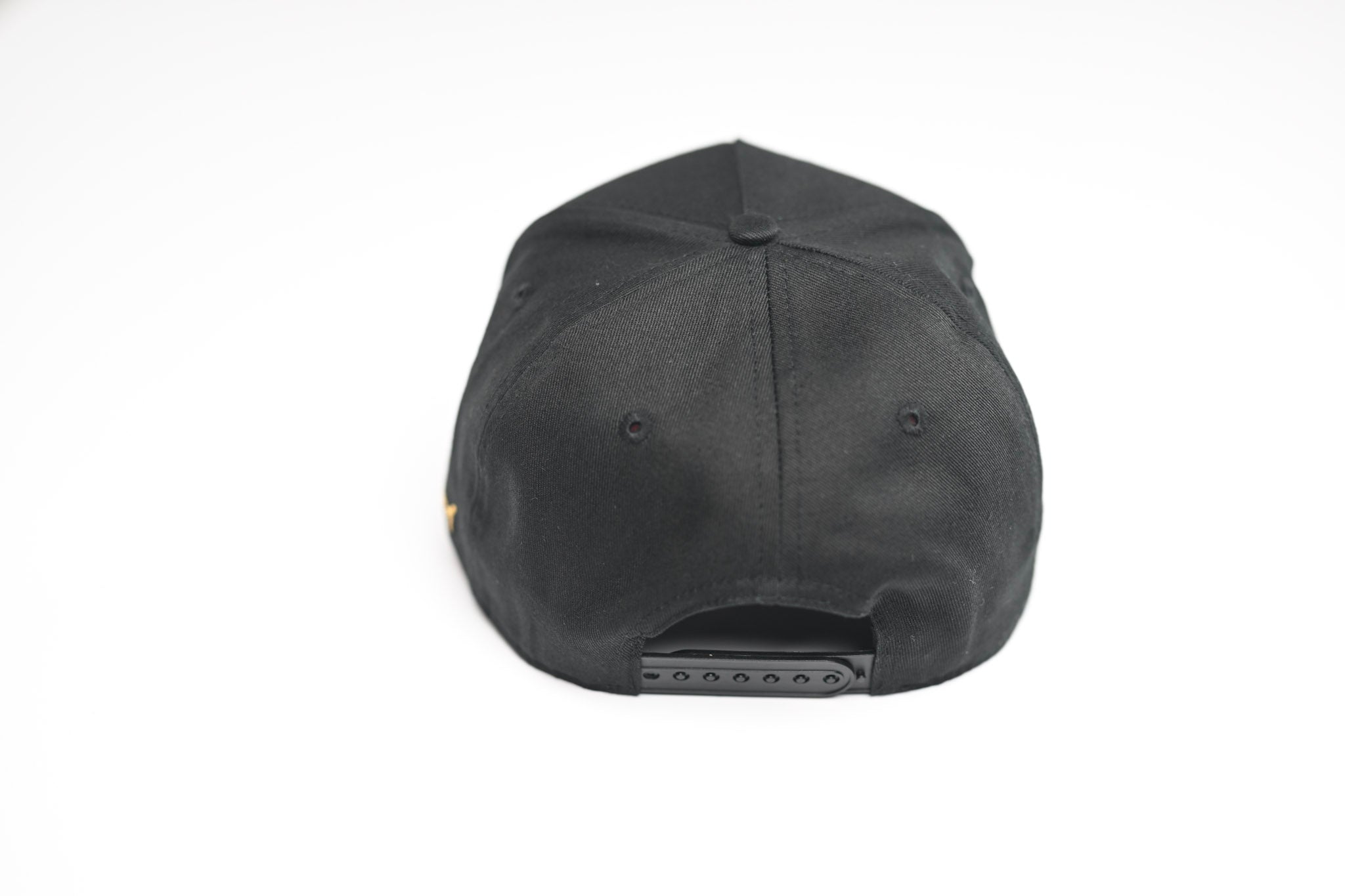 Precurved Classic Dallas snapback - BLACK w/ Red