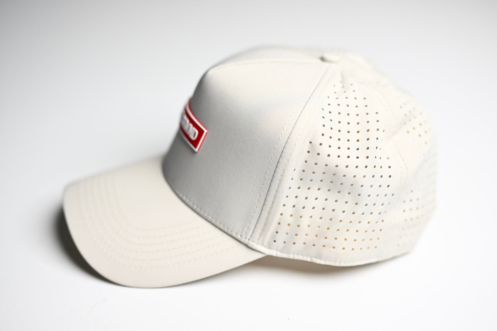 COURSE COLLECTION - OFFWHITE w/ red