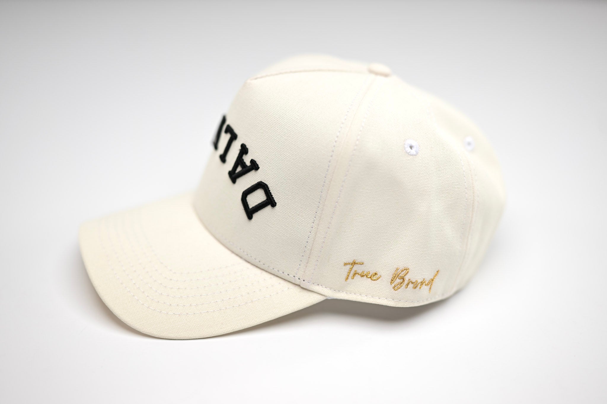 UV-ACTIVATED - WHITE into BLUE