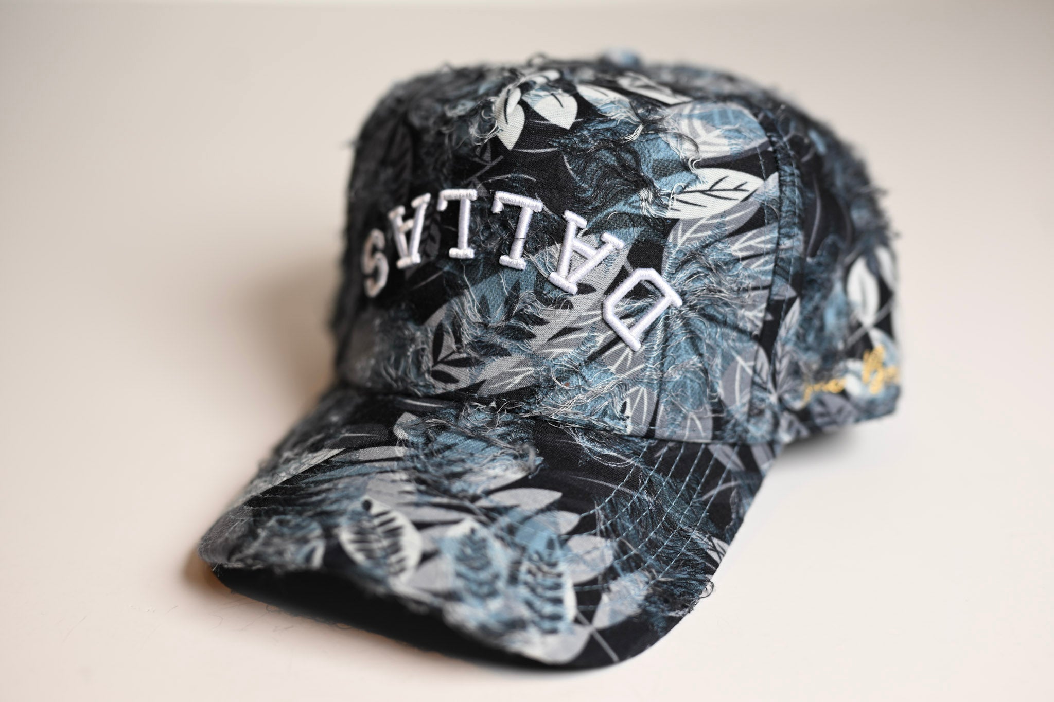 Floral distressed denim - BLACK BLUE