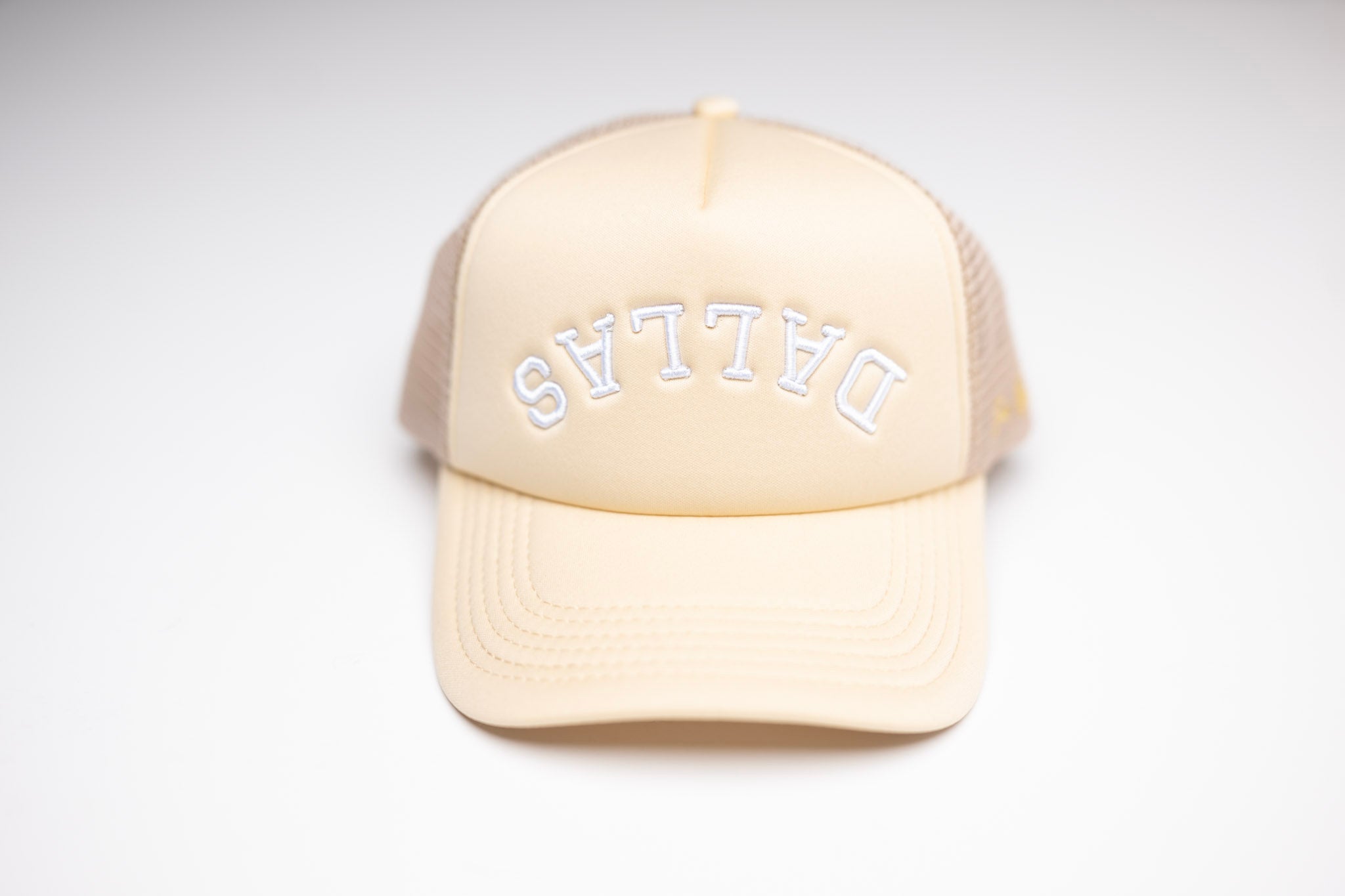Trucker USD snapback - SAND