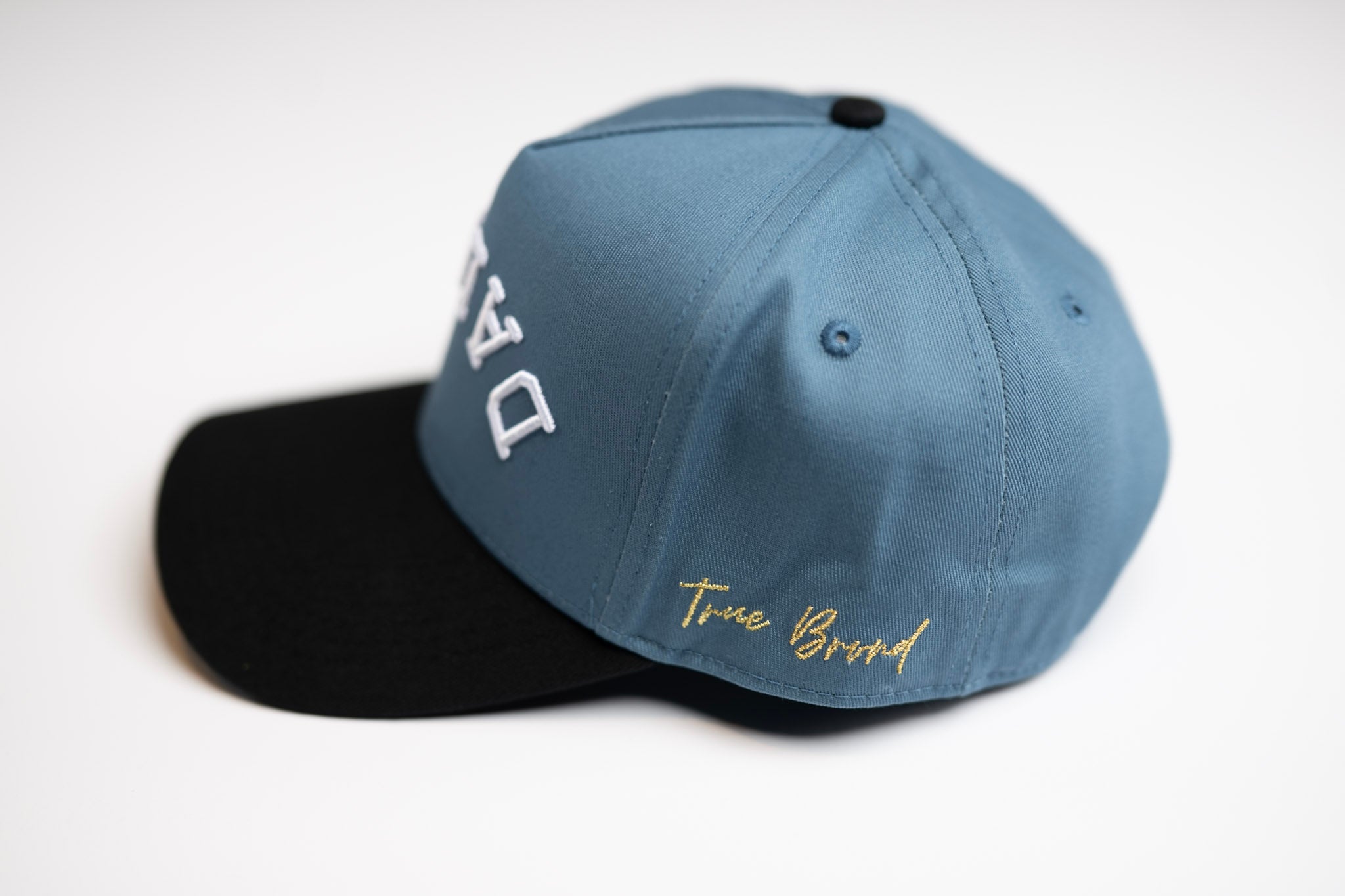 Precurved Dallas snapback - BLACK / STEEL BLUE