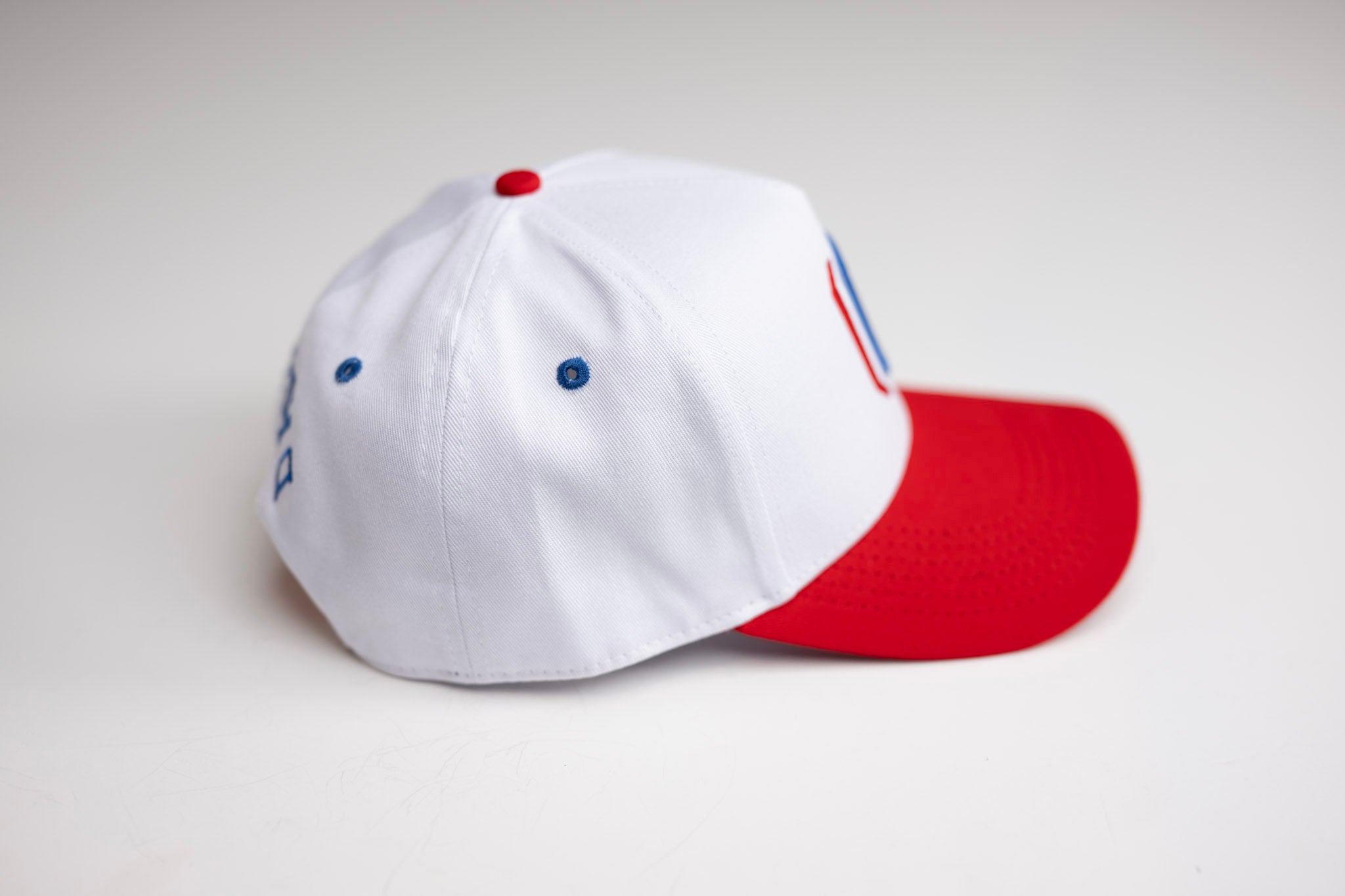 Inline D snapback - RED / WHITE rwb