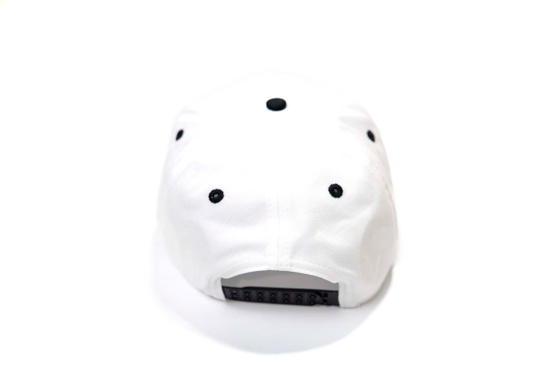 Precurved USA cap - BLACK / WHITE