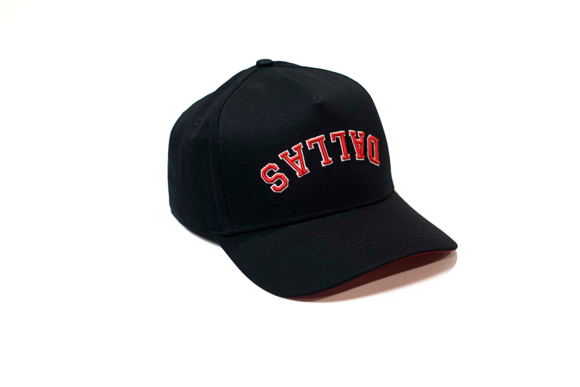 Precurved Classic Dallas snapback - BLACK w/ Red