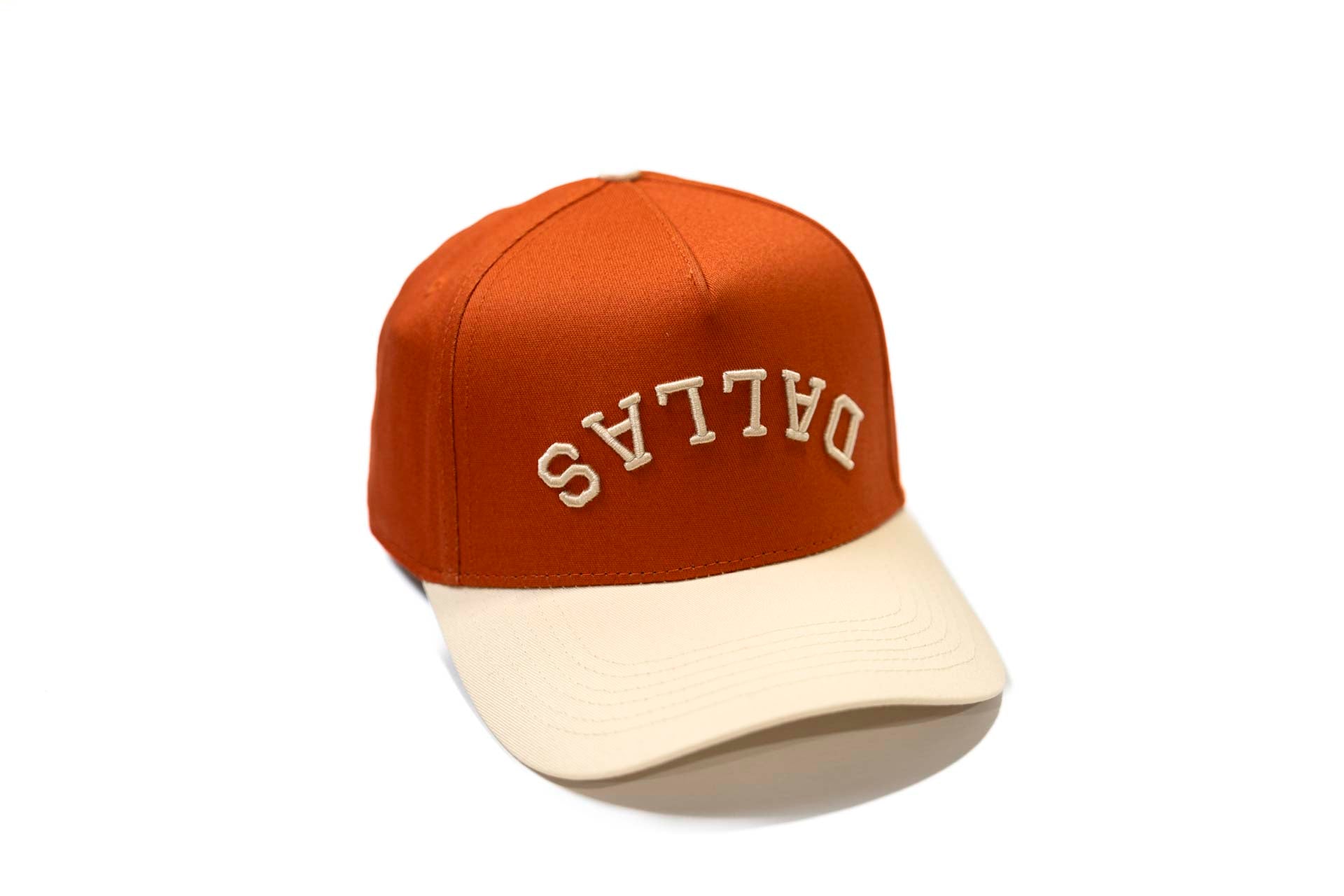 Precurved Dallas snapback - OFFWHITE / RUST