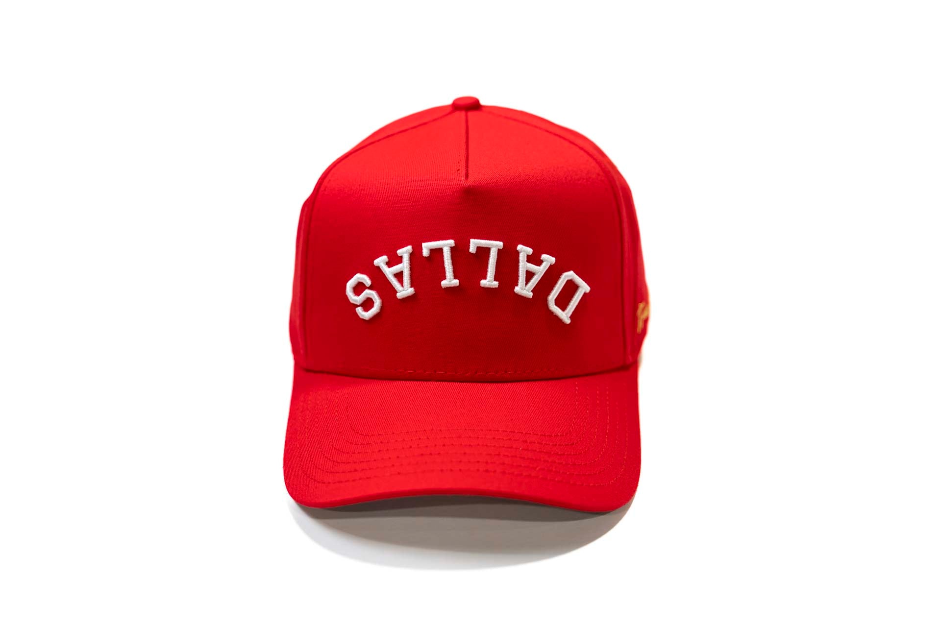 Precurved Dallas snapback - RED