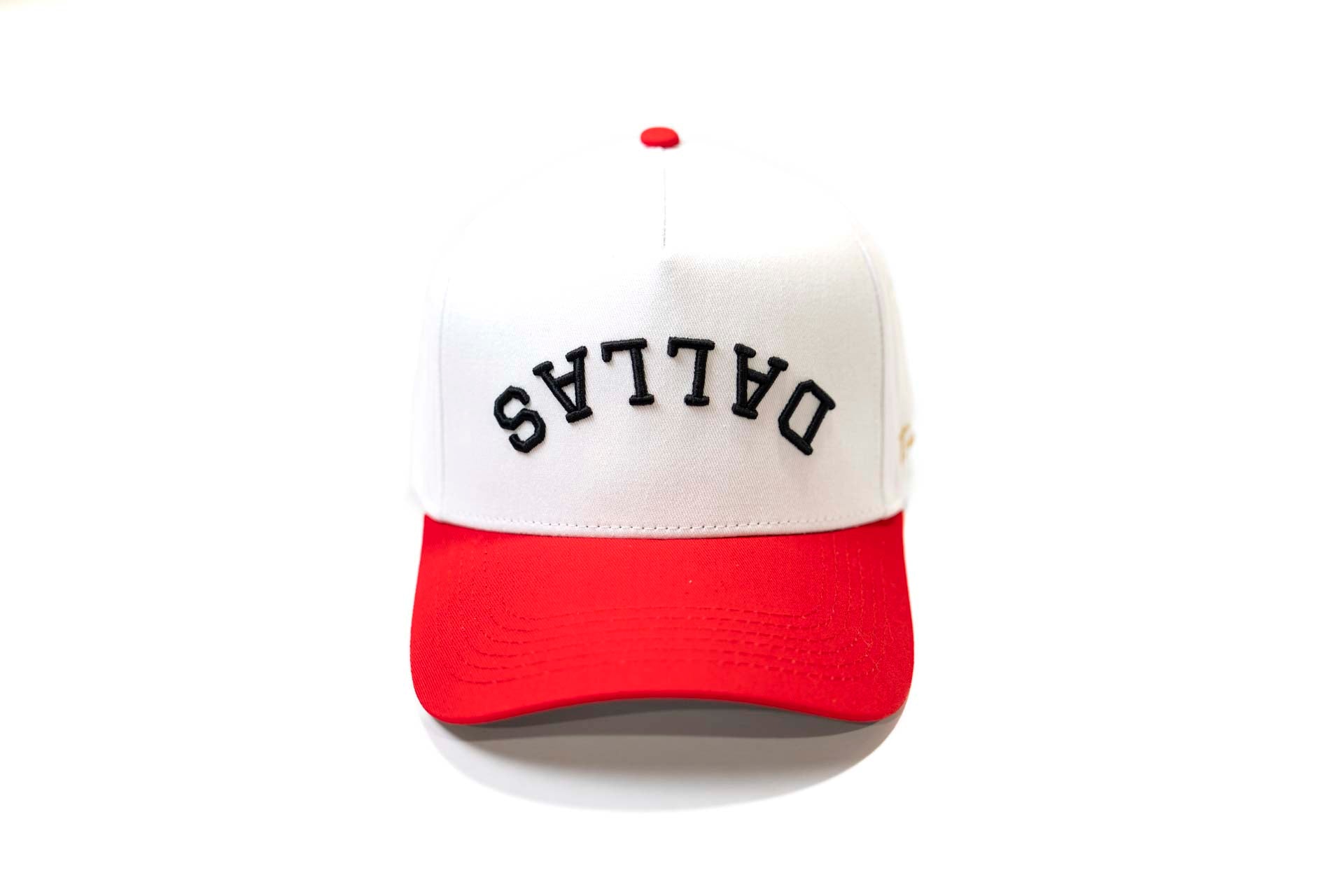 Precurved Dallas snapback - RED / WHITE