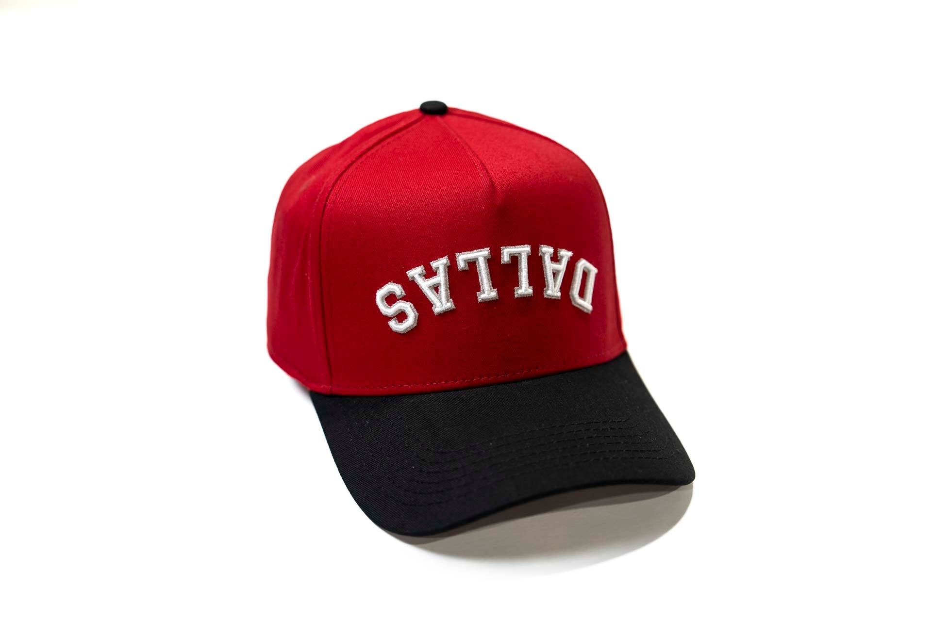 " Cherry " - Precurved Dallas snapback - BLACK / CHERRY