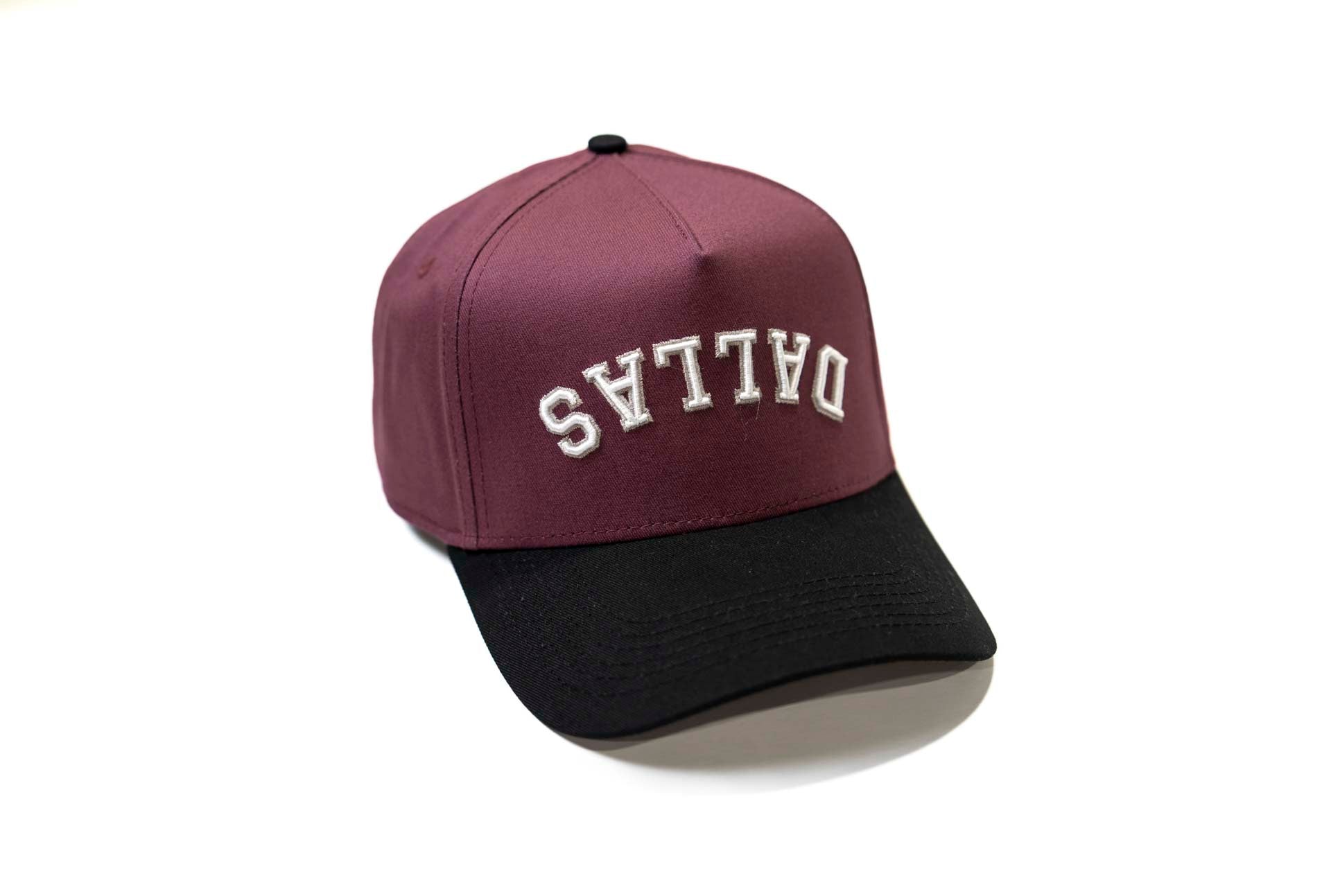 " Plum " - Precurved Dallas snapback - BLACK / MAROON
