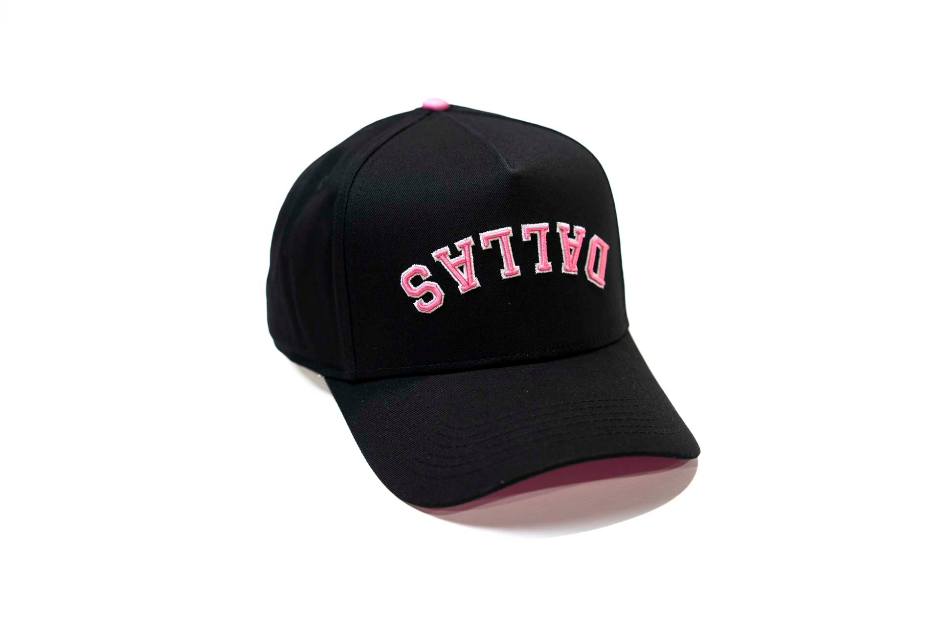 Precurved Dallas snapback - BLACK w/ PINK