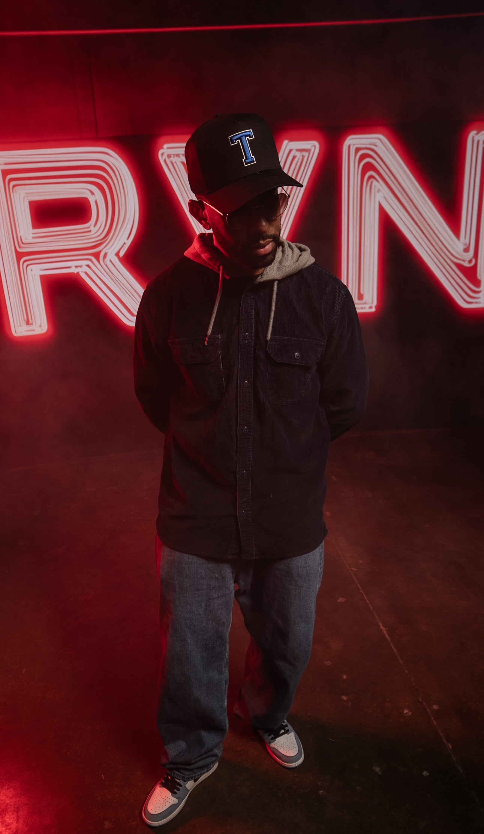 " T " true vintage- BLACK (Royal)