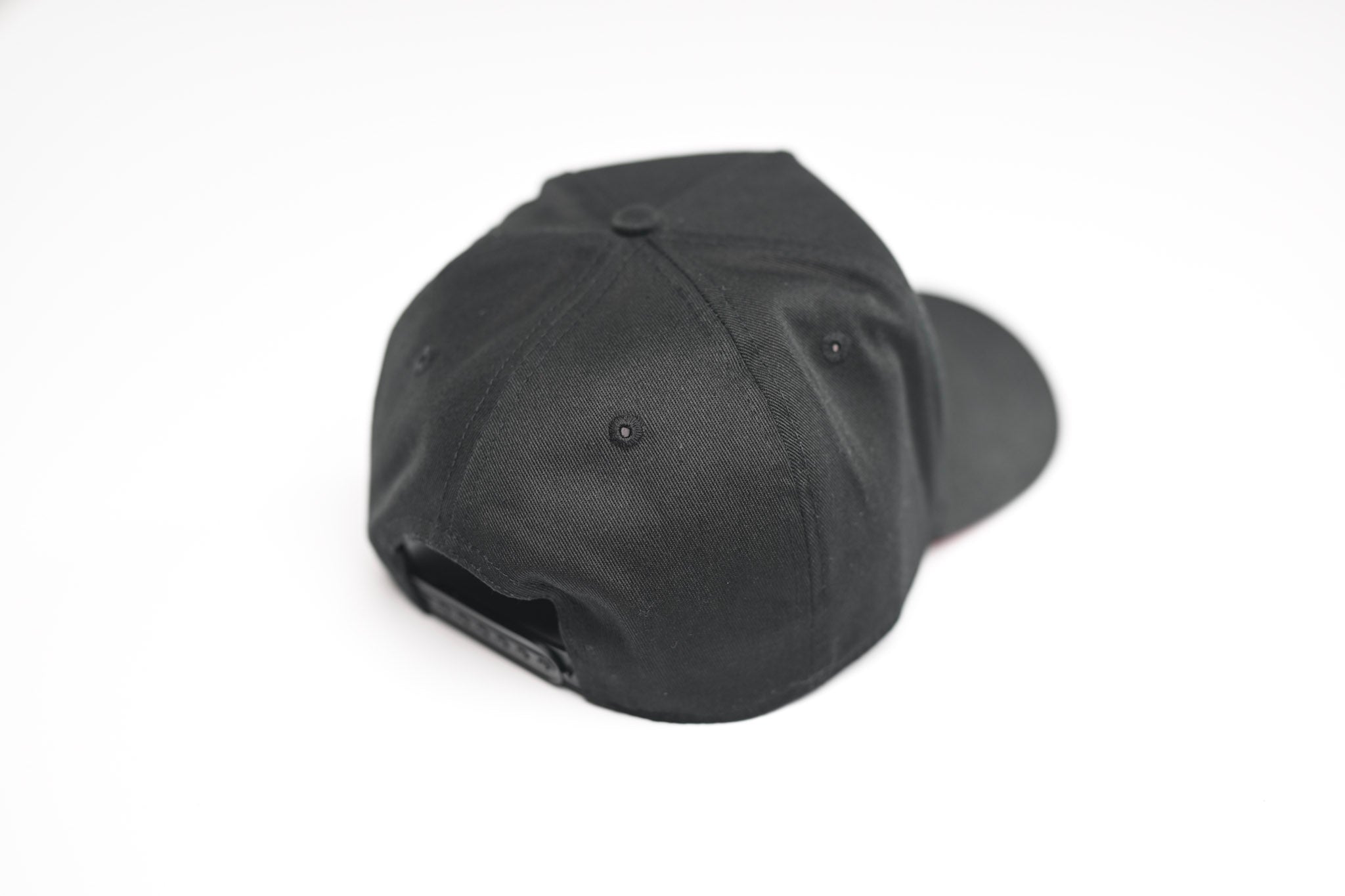 Precurved Classic Dallas snapback - BLACK w/ Red