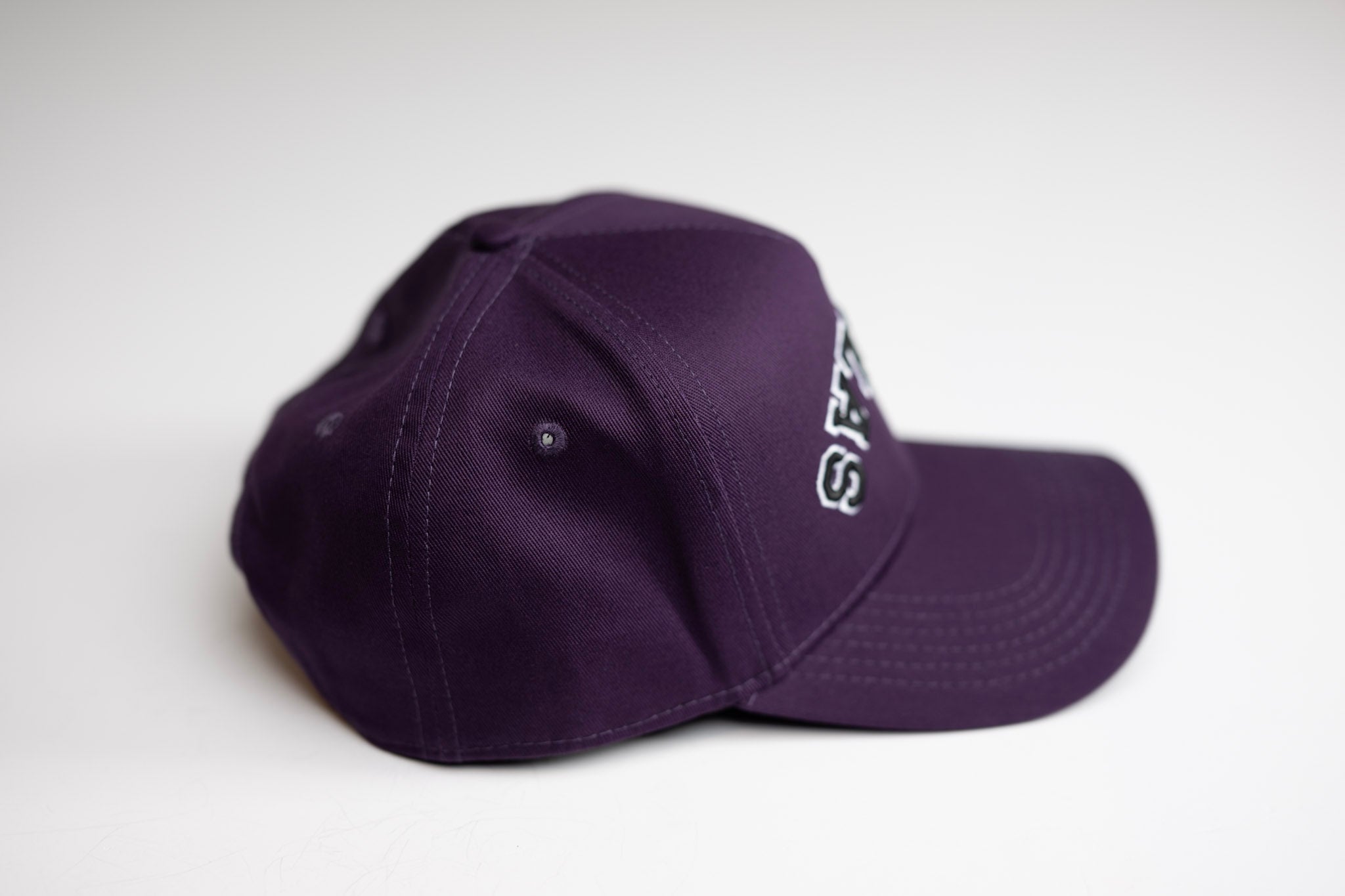 Precurved Dallas snapback - PURPLE