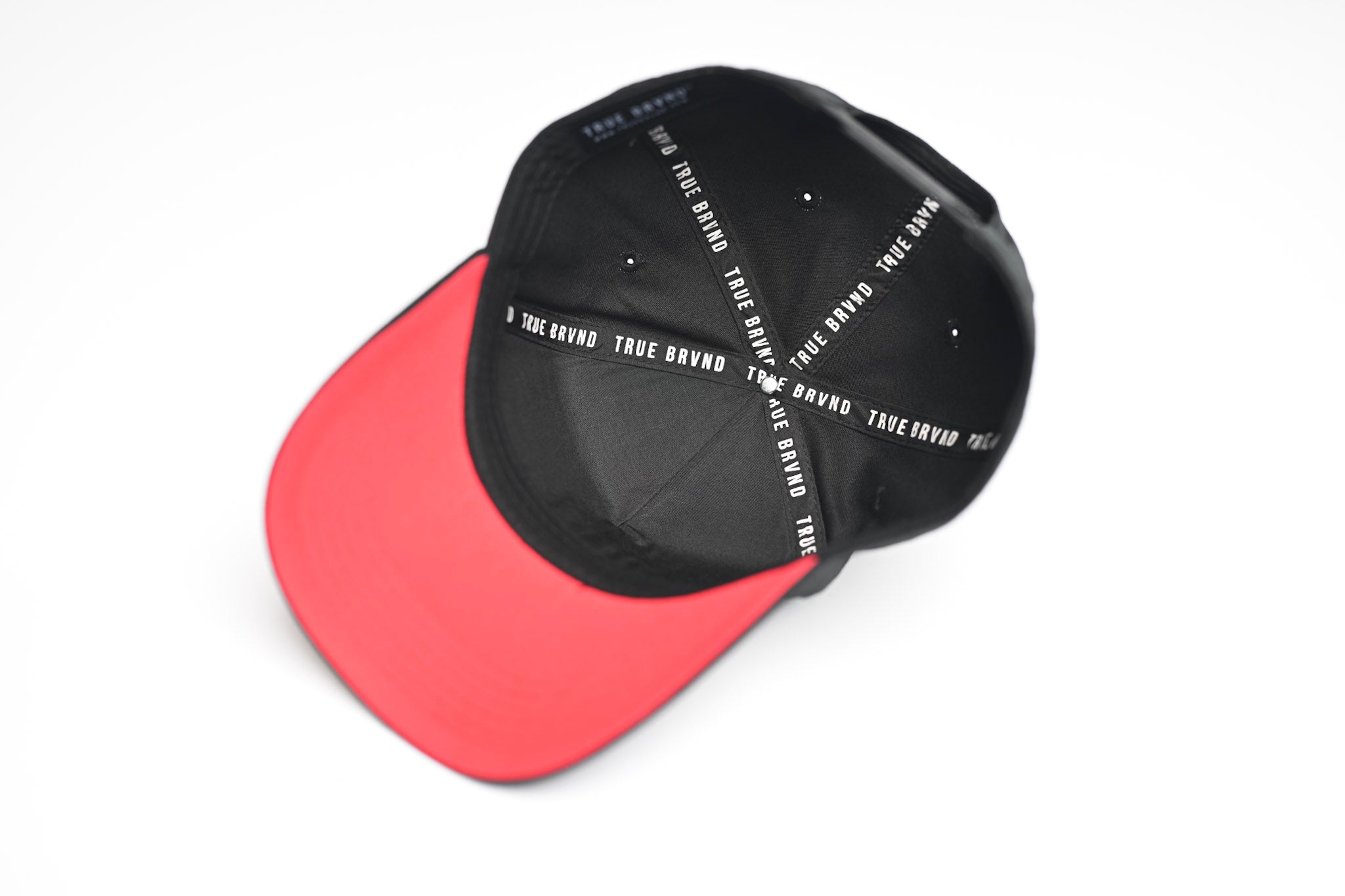 Precurved Classic Dallas snapback - BLACK w/ Red
