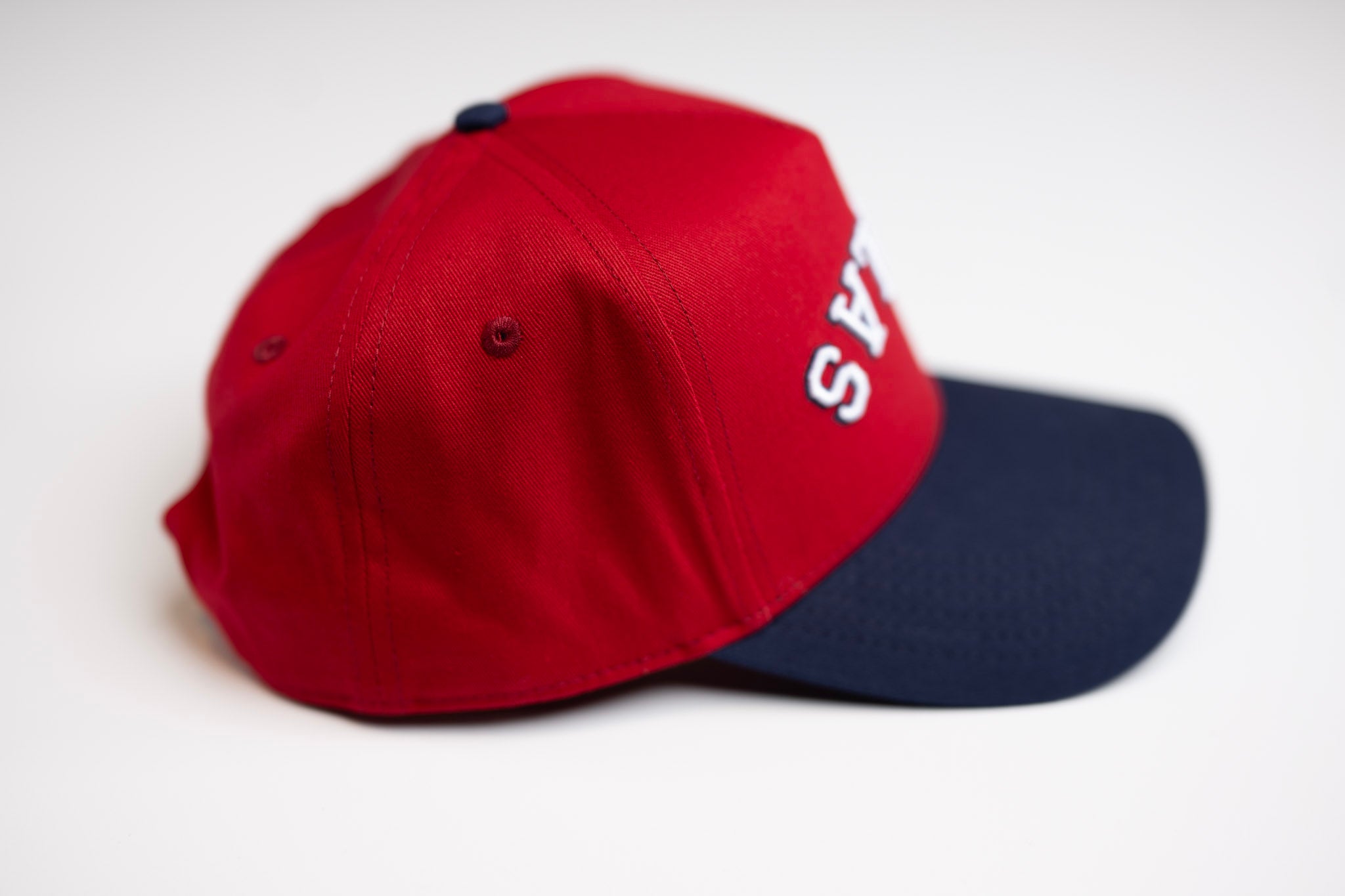 Precurved Dallas snapback - NAVY / RED