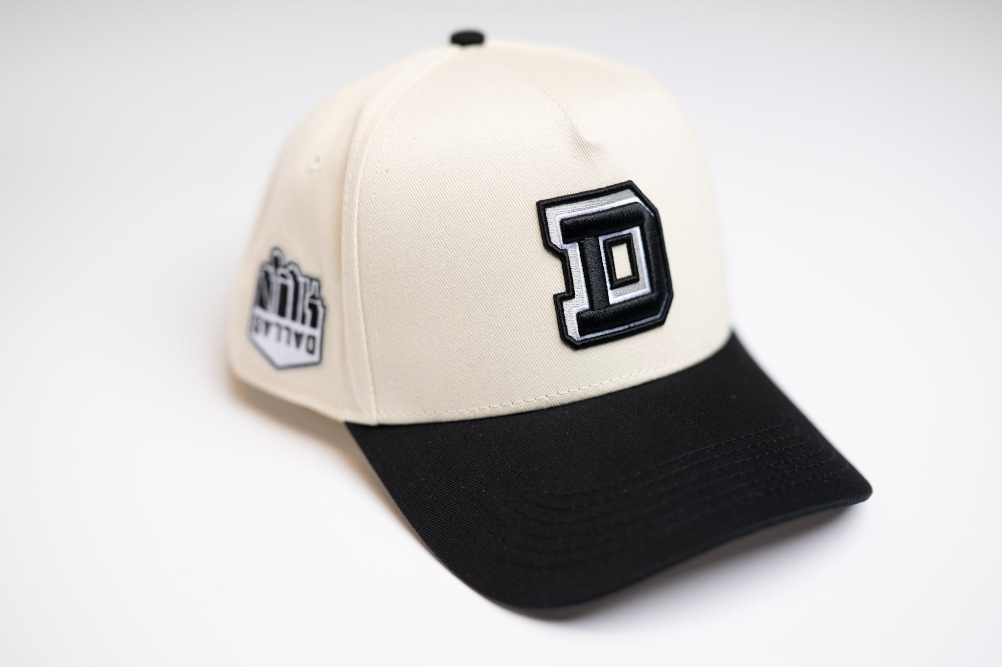 TRUE D HAT - BLACK / OFFWHITE