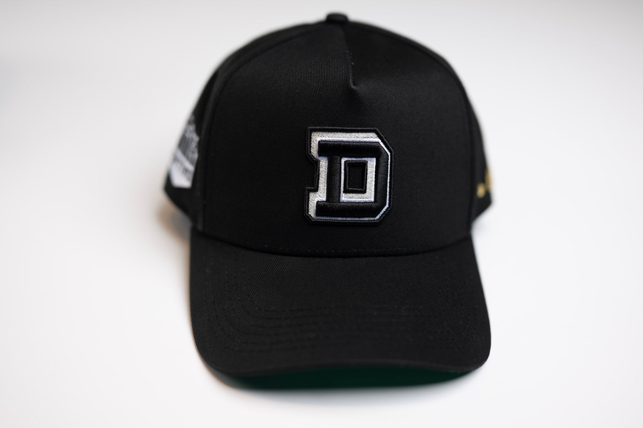 TRUE D HAT - BLACK clasc