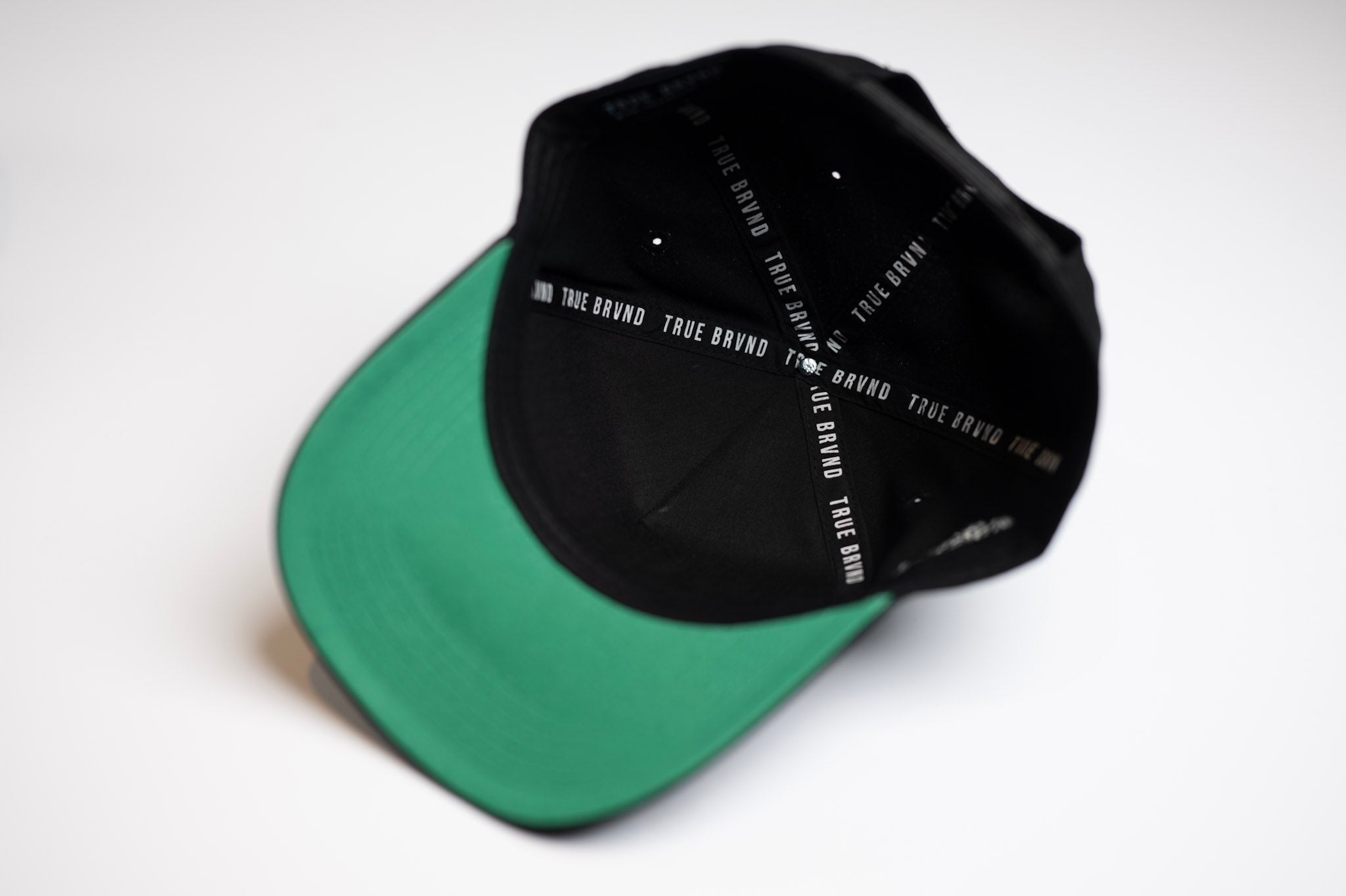 TRUE D HAT - BLACK clasc