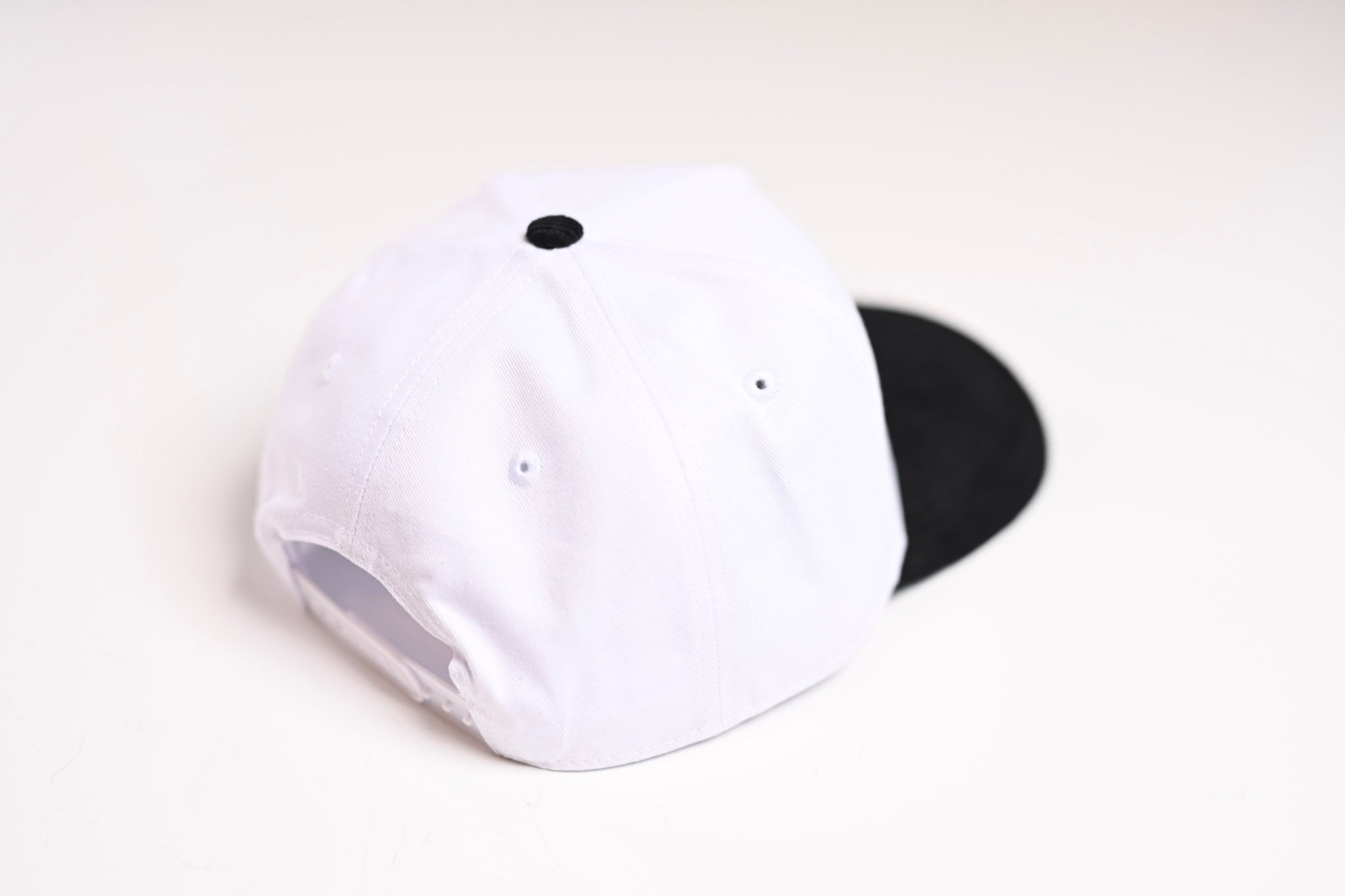 CORDUROY HYBRID - BLACK / WHITE