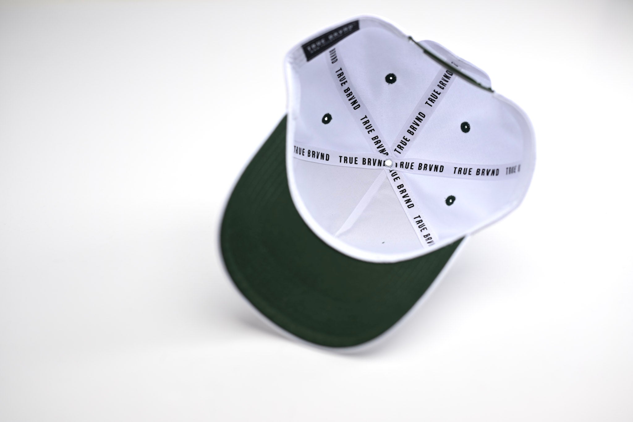 Precurved Dallas snapback - WHITE w/ FOREST GREEN ACCENTS