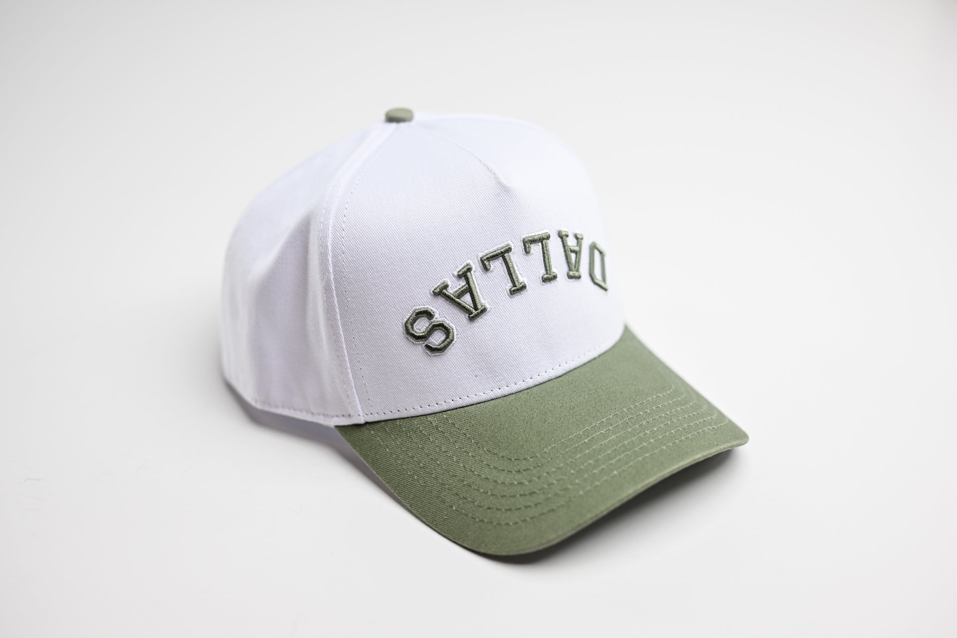 Precurved Dallas snapback - SAGE / WHITE