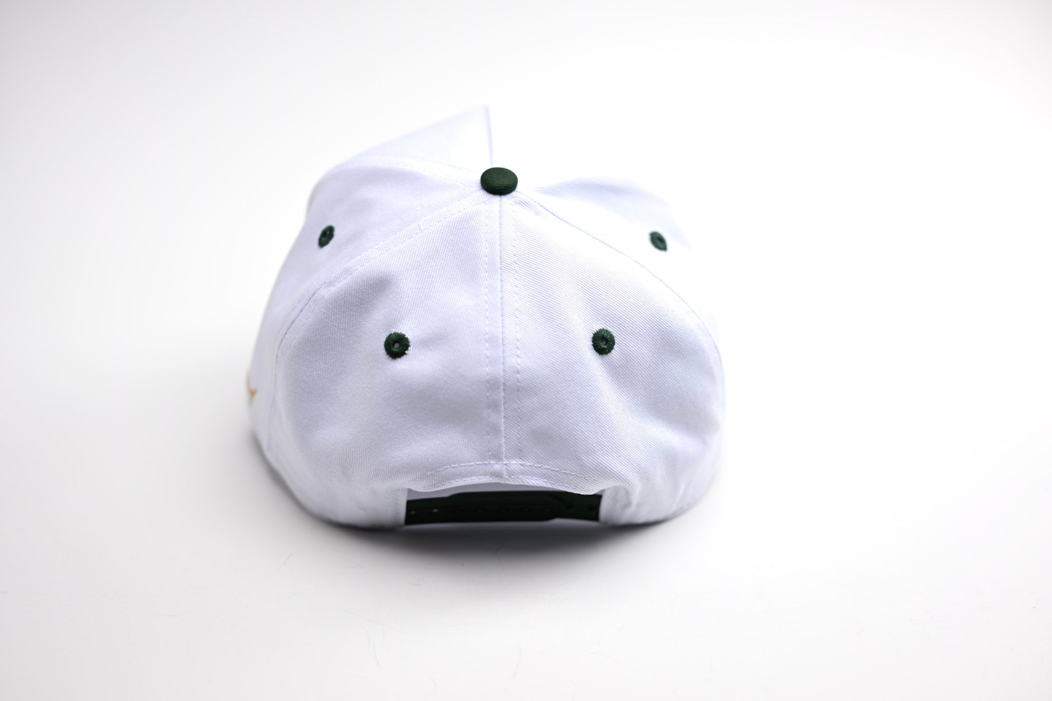 Precurved Dallas snapback - WHITE w/ FOREST GREEN ACCENTS