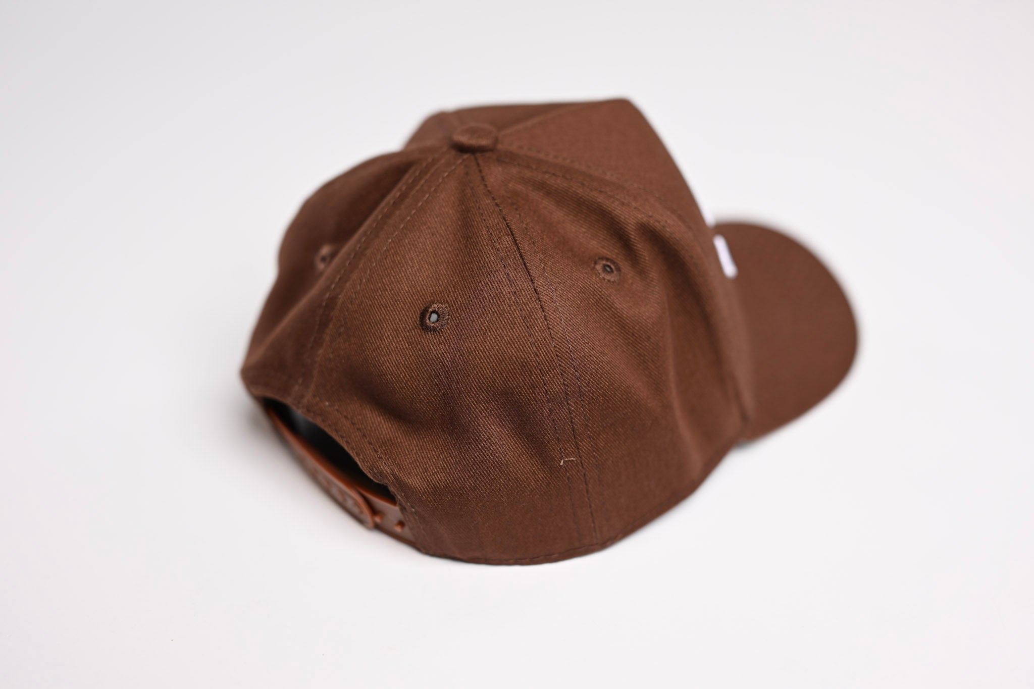 KIDS snapback - BROWN