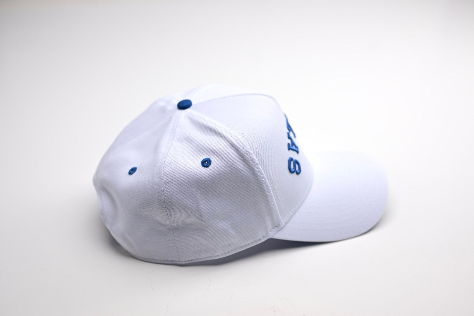 Precurved Dallas snapback - WHITE w/ ROYAL ACCENTS