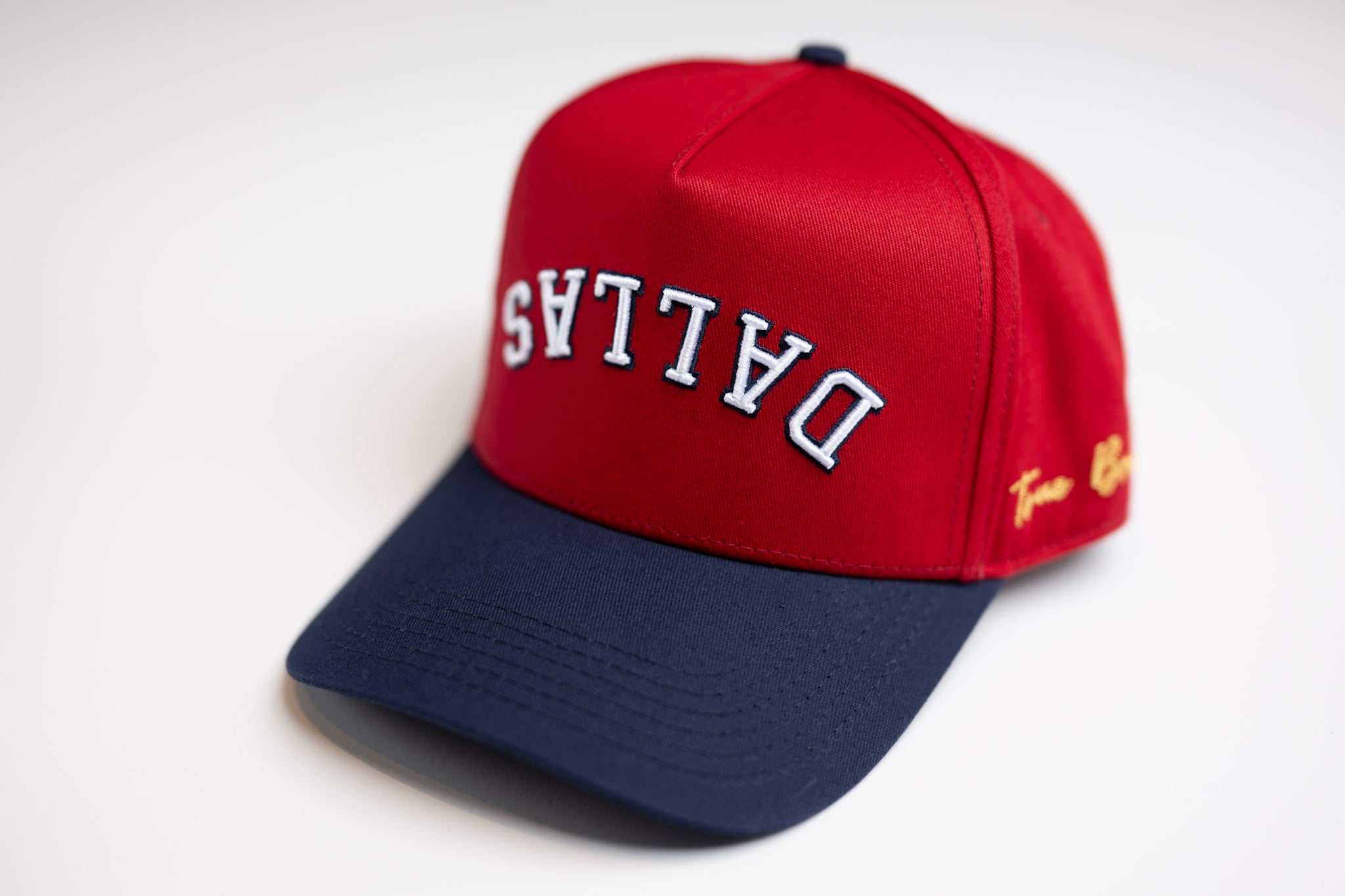 Precurved Dallas snapback - NAVY / RED