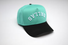 Load image into Gallery viewer, Precurved Classic Dallas snapback - BLACK / CYAN