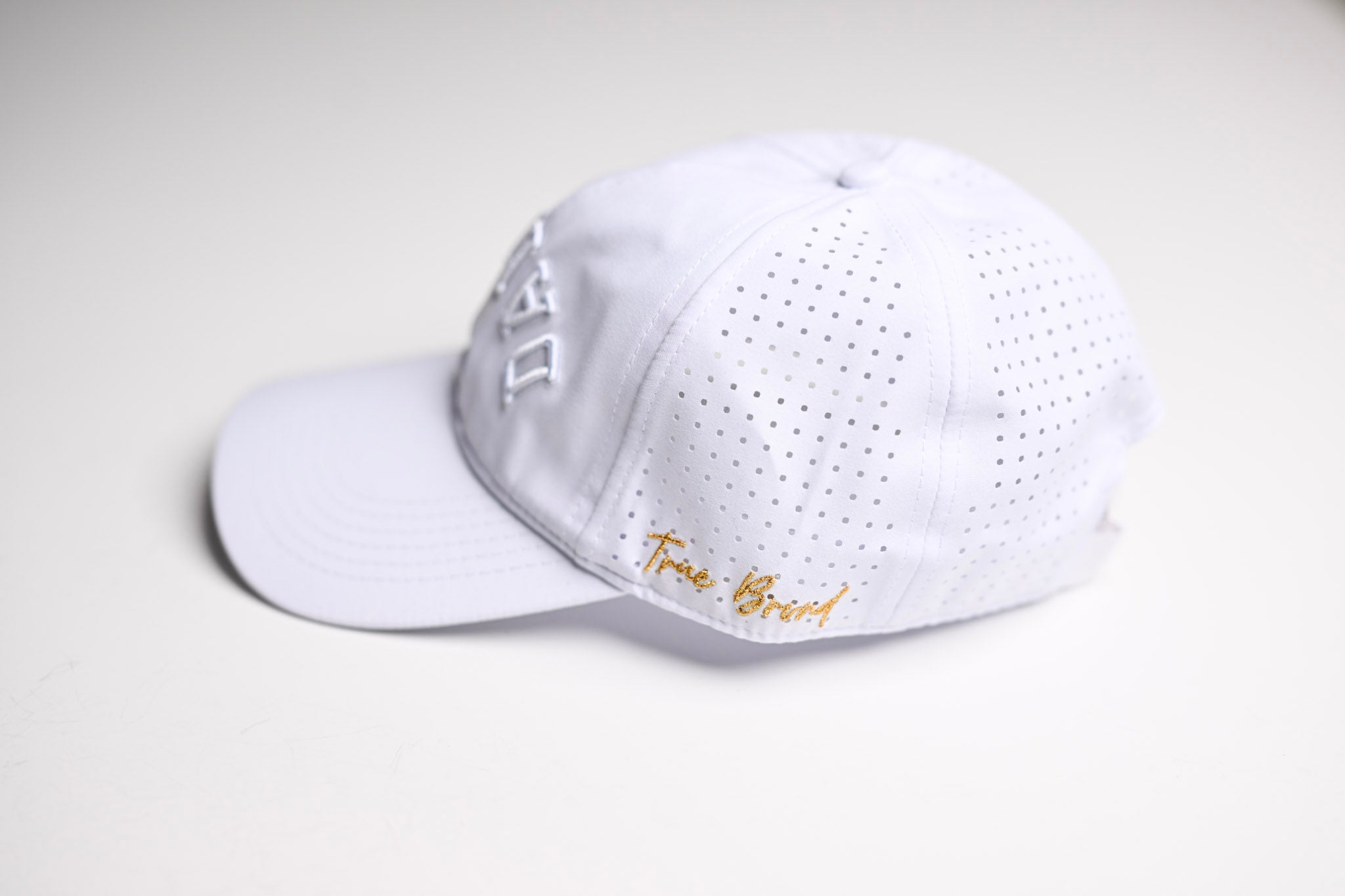 Performance Dad Hat - TONAL white