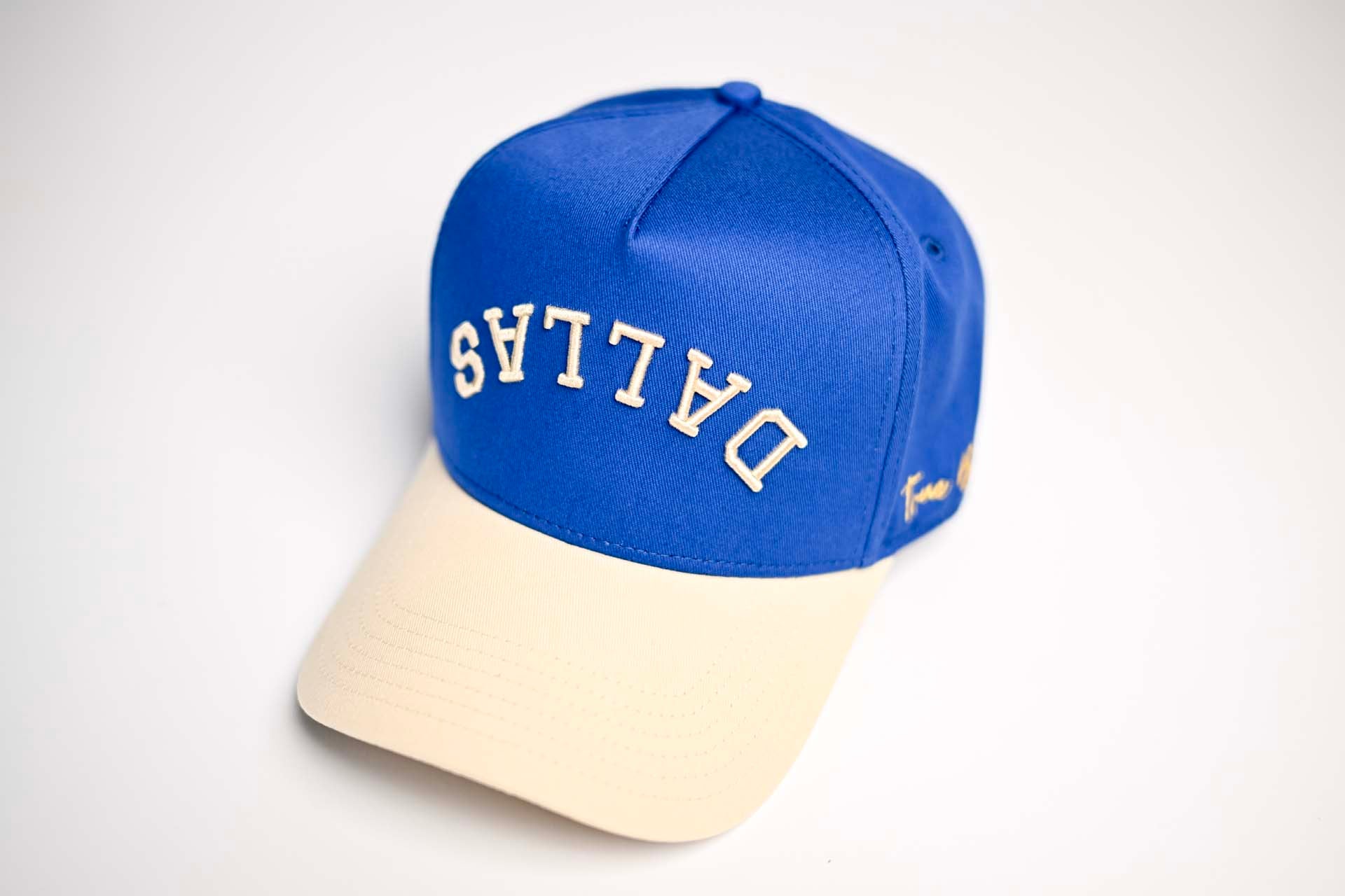 Precurved Dallas snapback - OFFWHITE / ROYAL