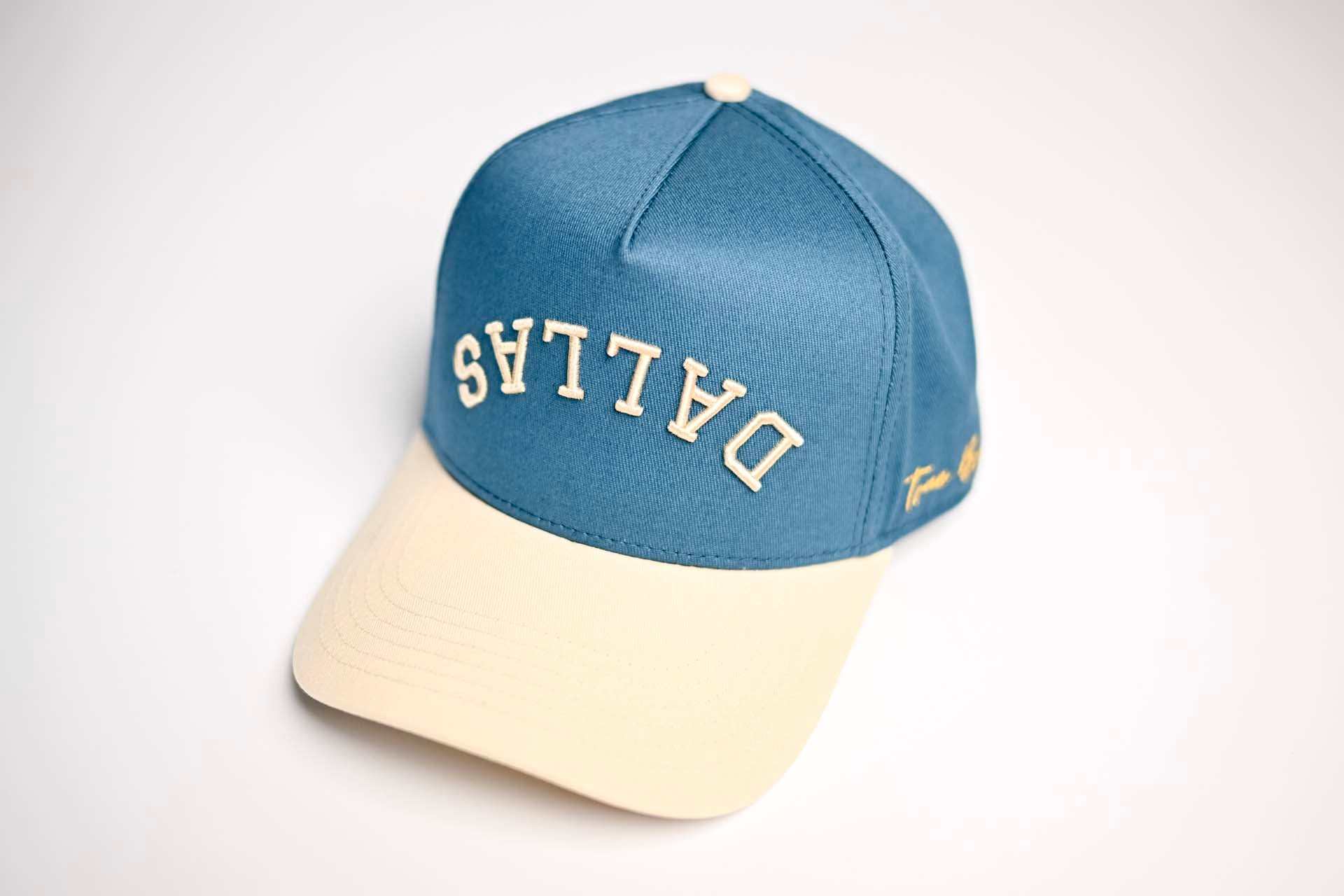 Precurved Dallas snapback - OFFWHITE / STEEL BLUE