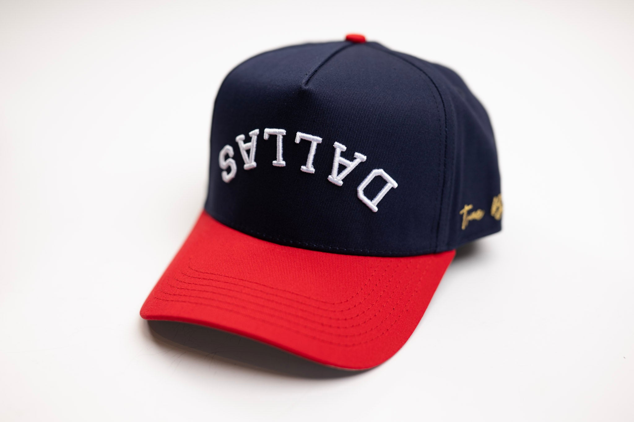 Precurved Dallas snapback - RED / NAVY