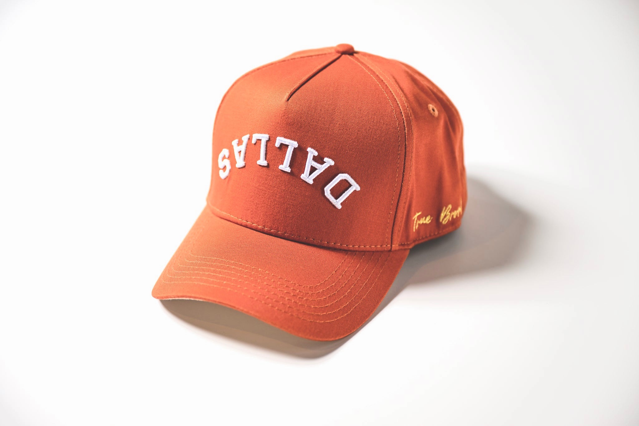 Precurved Dallas snapback - RUST