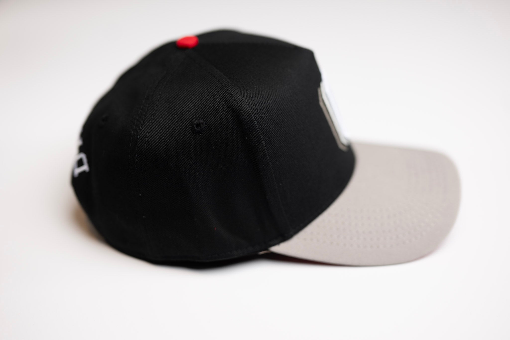 Inline D snapback - GRAY / BLACK reimagined