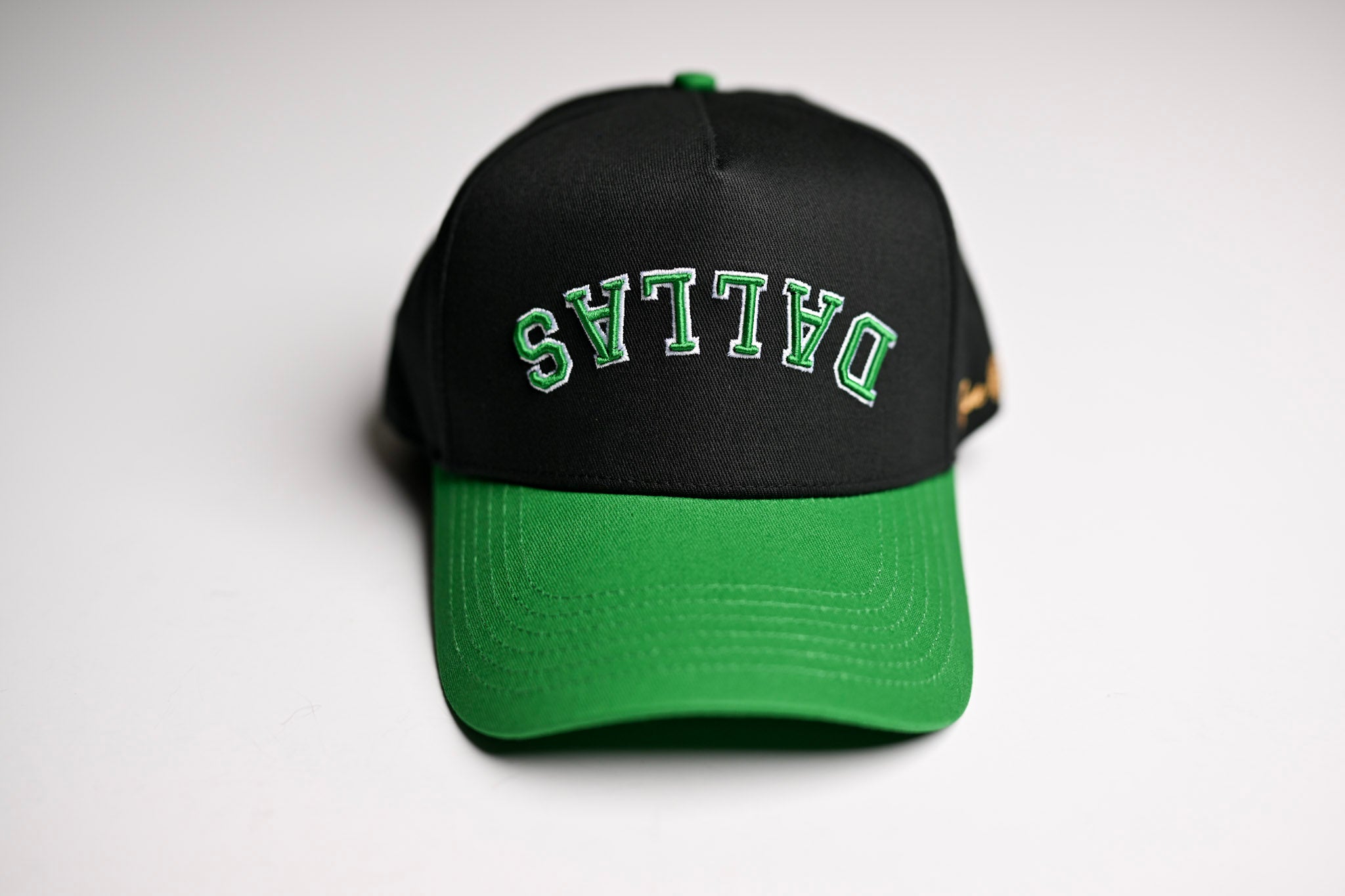 Precurved Dallas snapback - VICTORY GREEN / BLACK