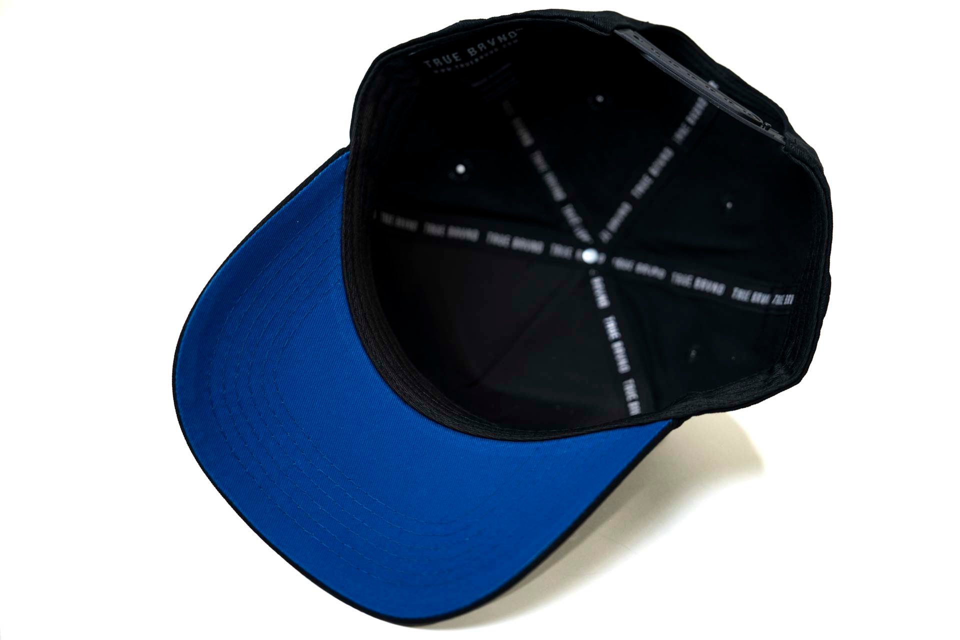 Precurved Dallas snapback - CLASSIC BLACK (Blue Underbrim)