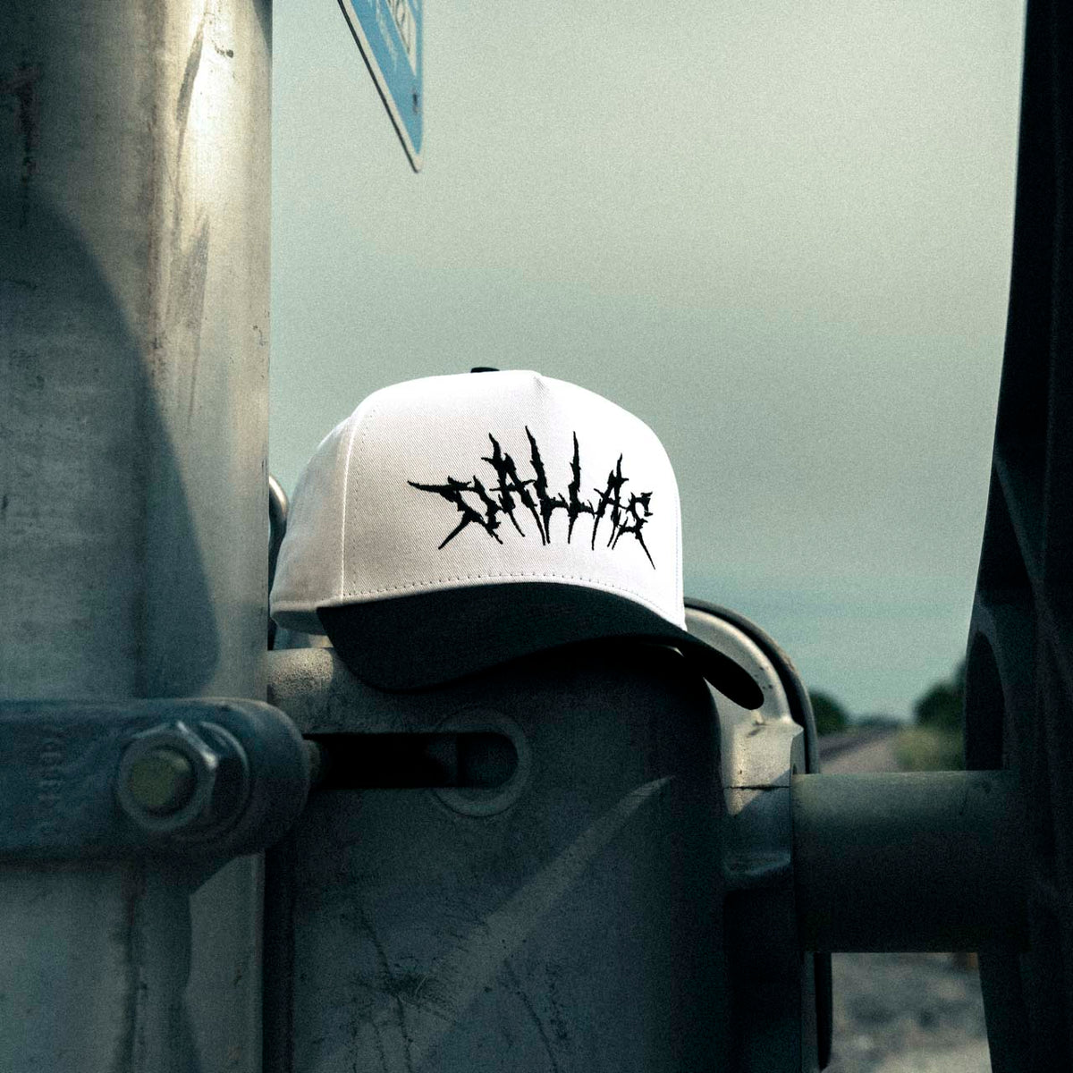Dallas Gothic "CHAOS" | BLACK / WHITE