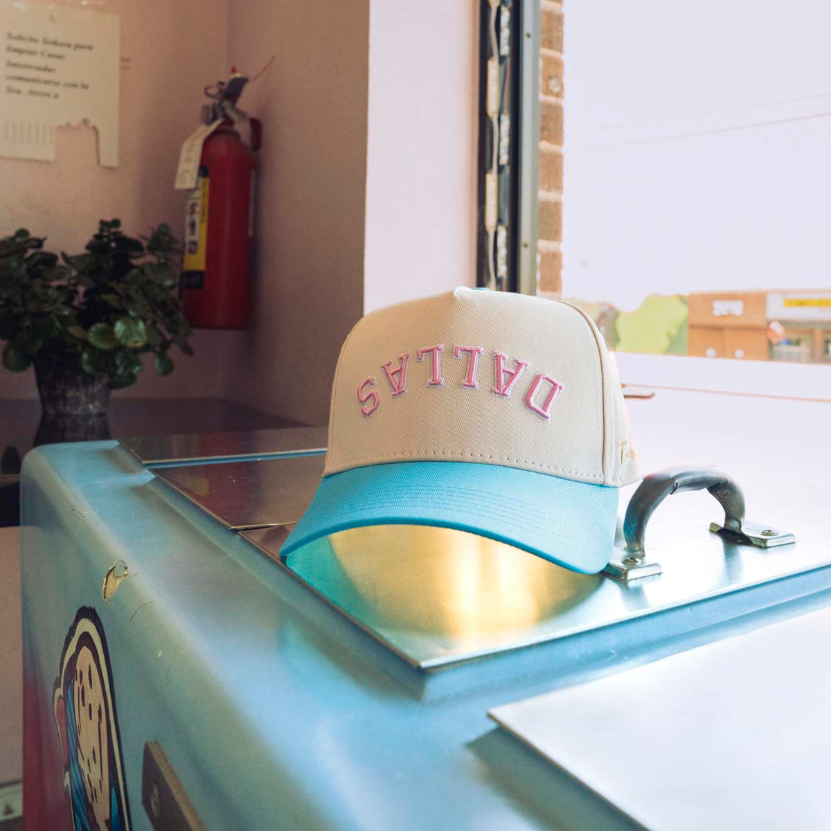 Upside Down Dallas Snapback - BABY BLUE / OFFWHITE (W/ Pink)
